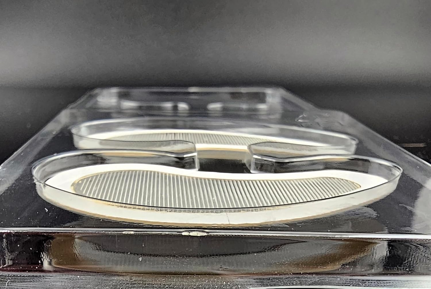 Nano Needling Eye Patches rejuvenate and refresh the delicate skin around your eyes. Infused with 2000 ultra-fine nano needles for enhanced absorption and effective results.