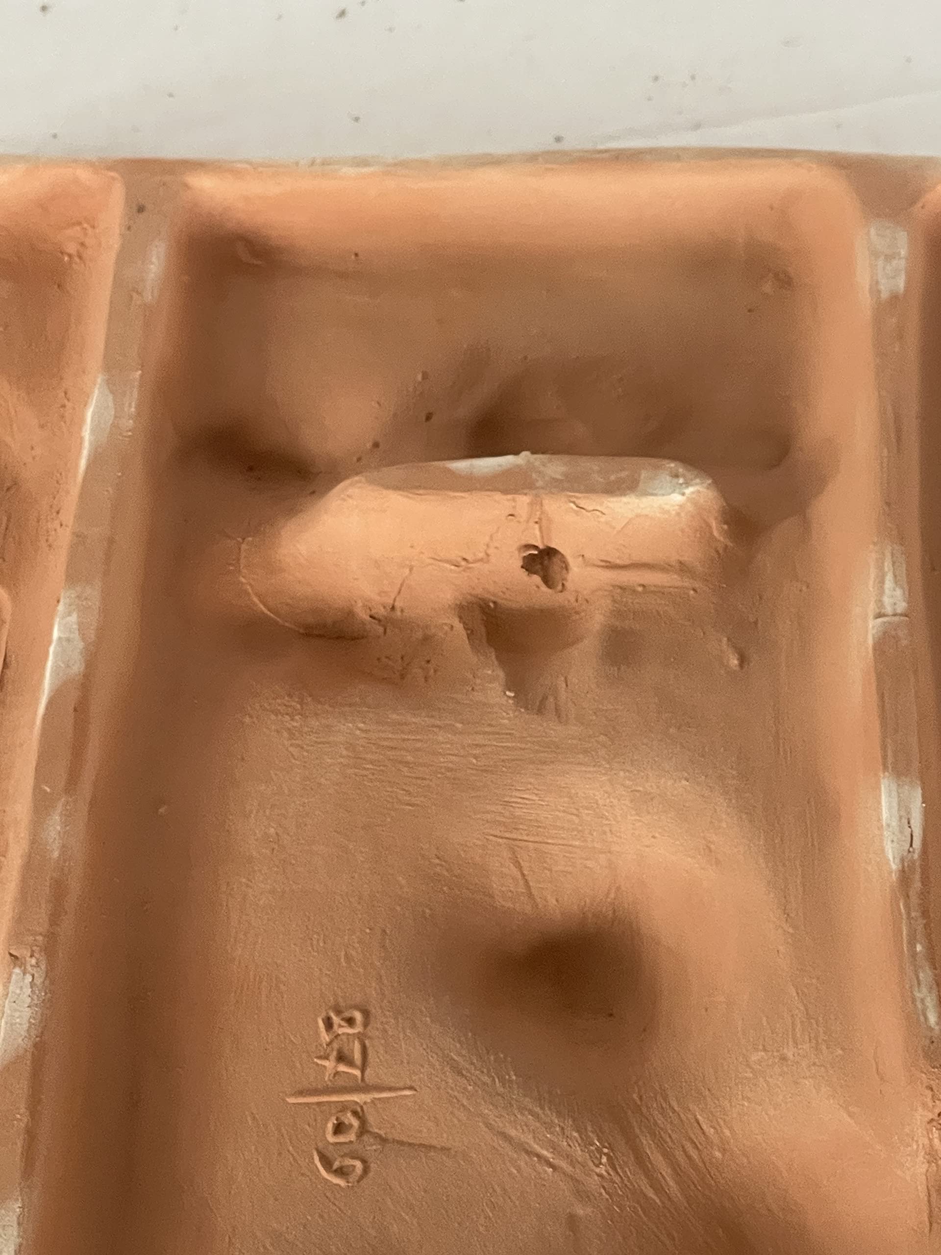 Paneles de terracota repleto antiguos mensajeros