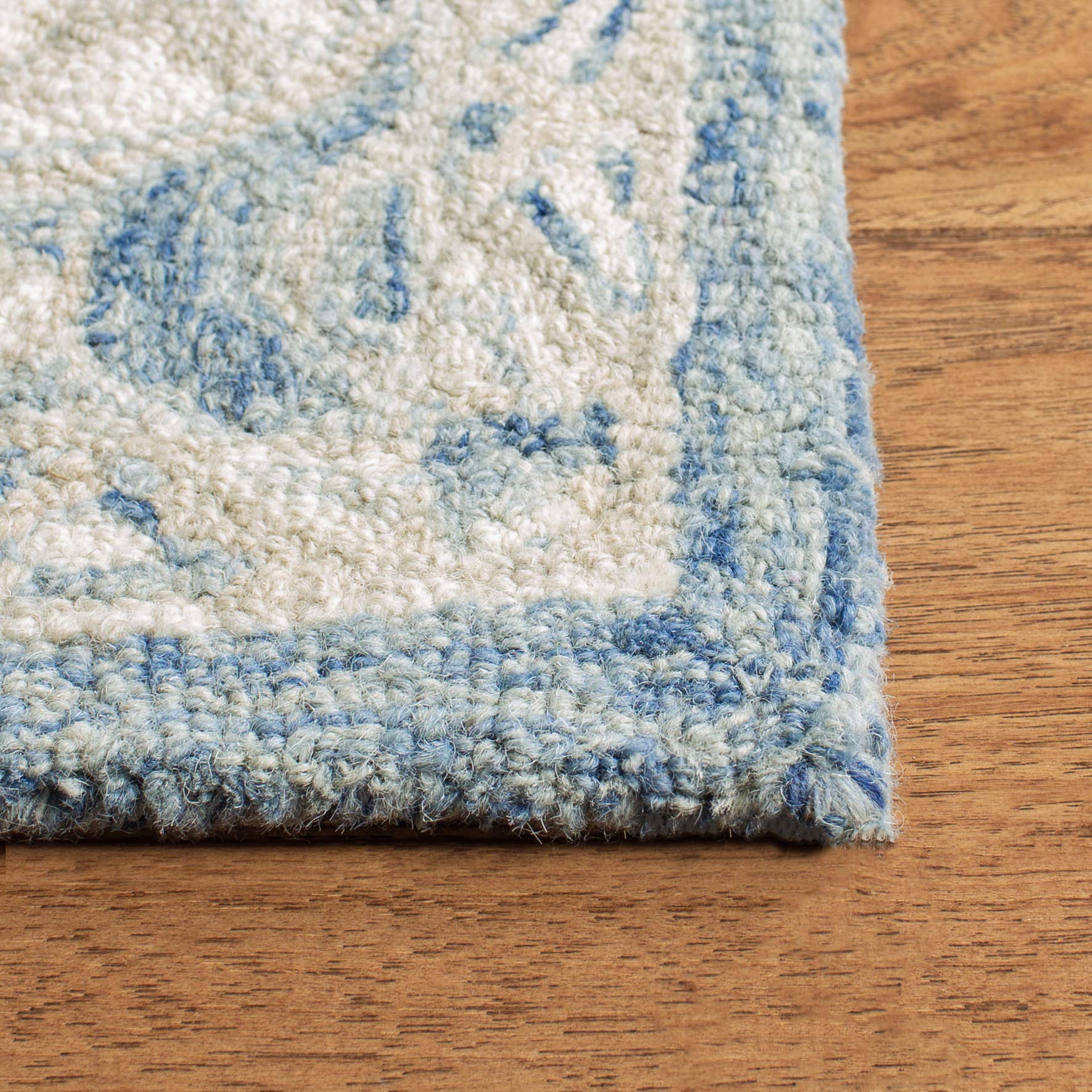 Safavieh Traditional Rug for Living Room Dining Room, Bedroom - Micro-Loop Collection, Short Pile, in Blue and Ivory, 90 x 90 cm - Image 4