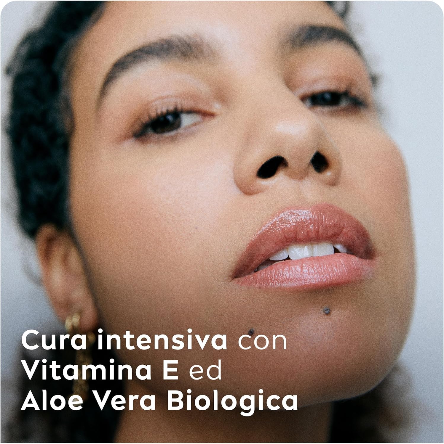 Labello Scrub Idratante Aloe Vera 4.8 g, Scrub Labbra con particelle esfolianti, aloe vera bio e vitamina E, Scrub labbra esfoliante senza oli minerali e microplastiche