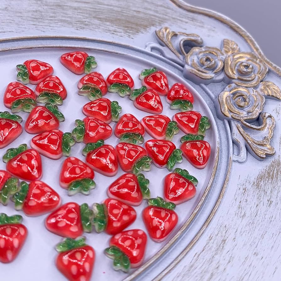3dネイルパーツ いちご パーツ ネイルパーツ 5ピース いちご 3D ネイルパーツの通販 by ゆめかわショップ