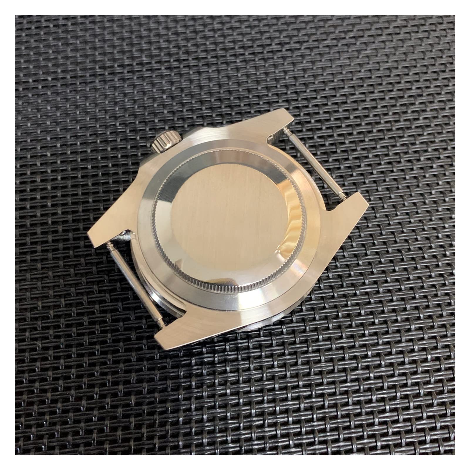 Cassa in Acciaio Inossidabile da 40 mm, Vetro Zaffiro, impermeabilità Fino a 3 ATM e Cinturino Compatibile con Diversi movimenti.