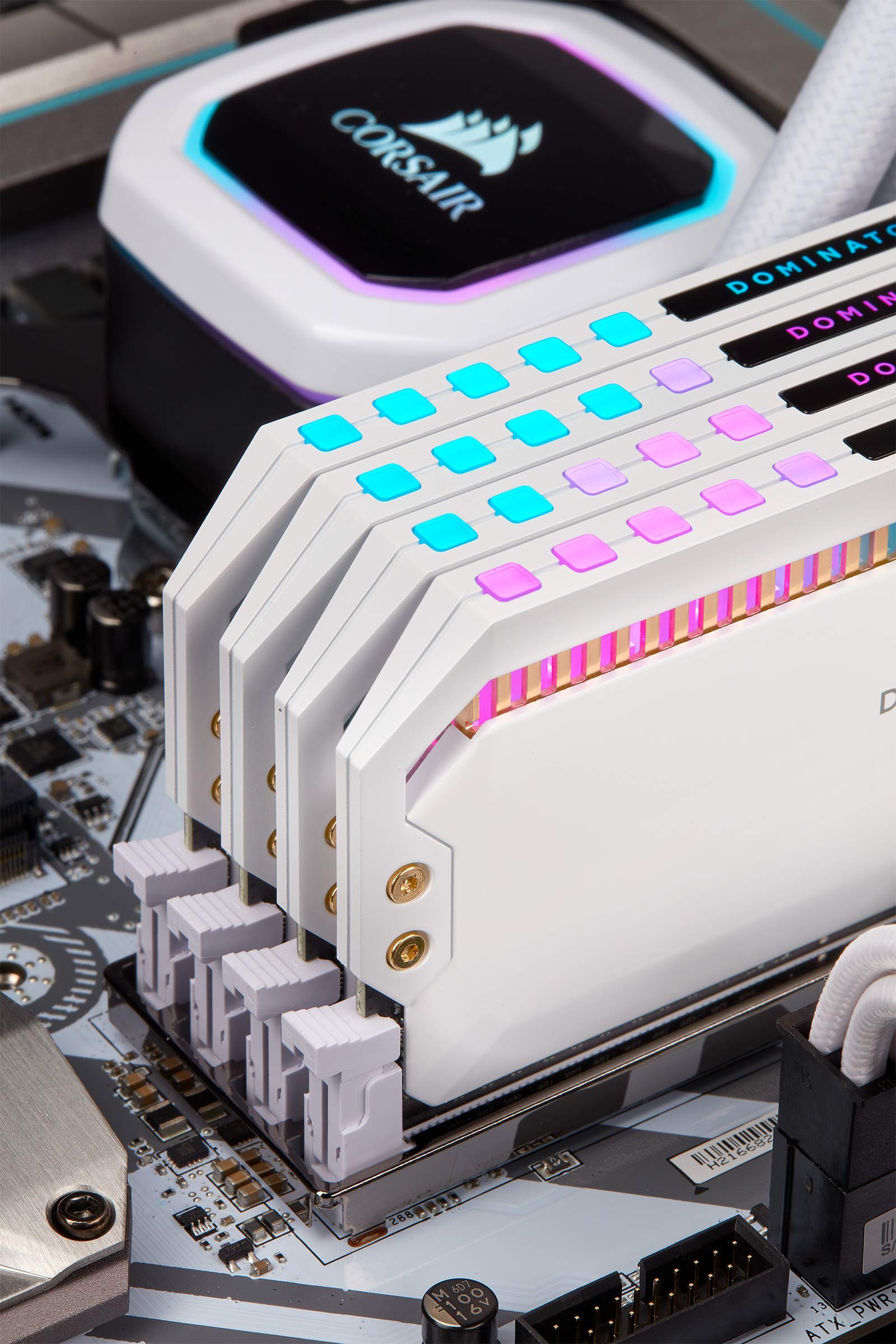 Corsair DOMINATOR PLATINUM RGB 64GB (4x16GB) DDR4 3200 (PC4-25600