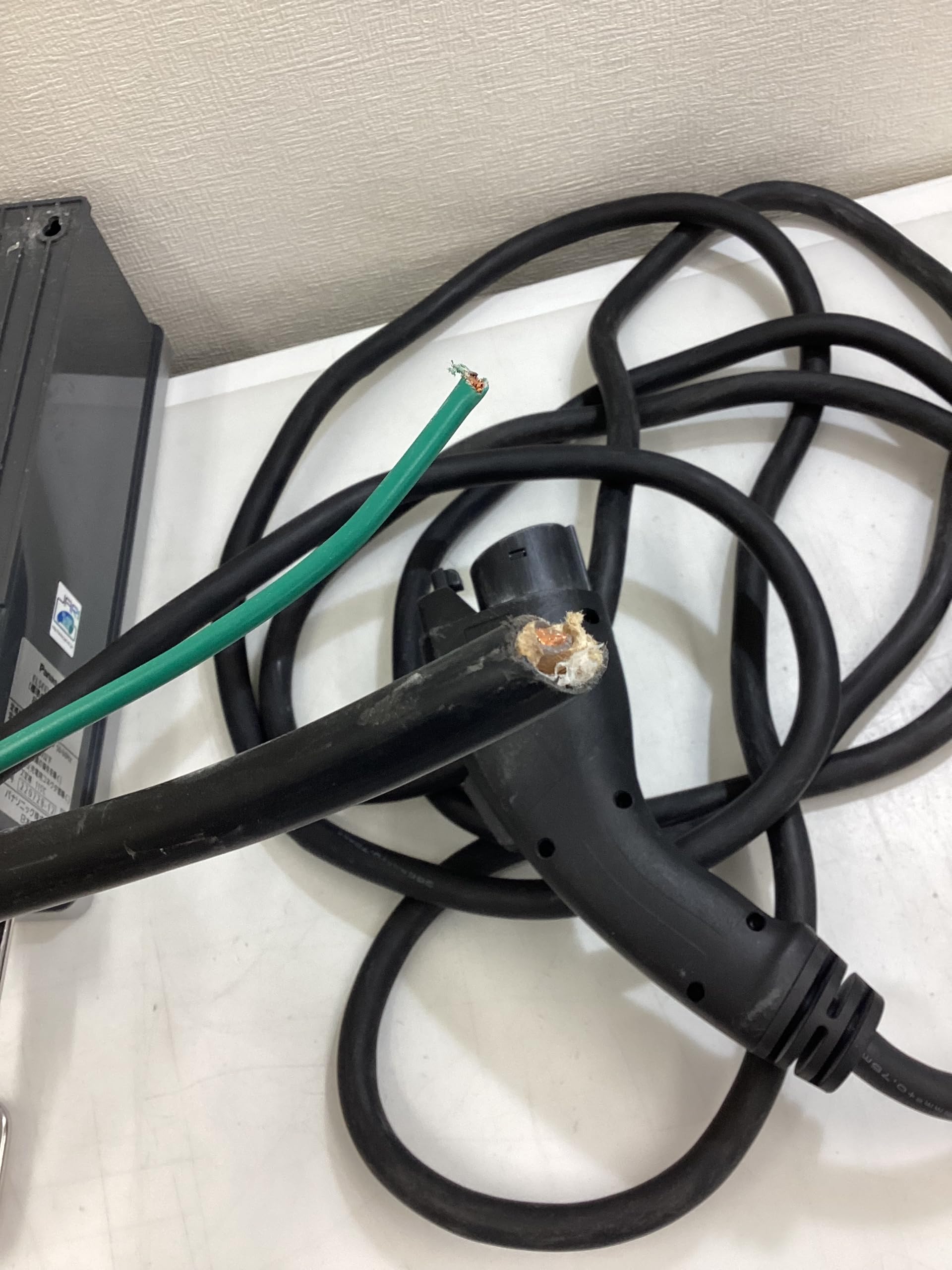 Amazon.co.jp: パナソニック(Panasonic) EV・PHEV充電用 充電器 ELSEEV