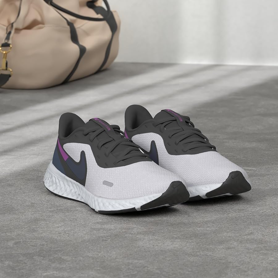 【NIKE】ナイキ　ランニングシューズ　24〜24.5㎝ Amazon | Nike(ナイキ) レボリューション 5 ランニングシューズ
