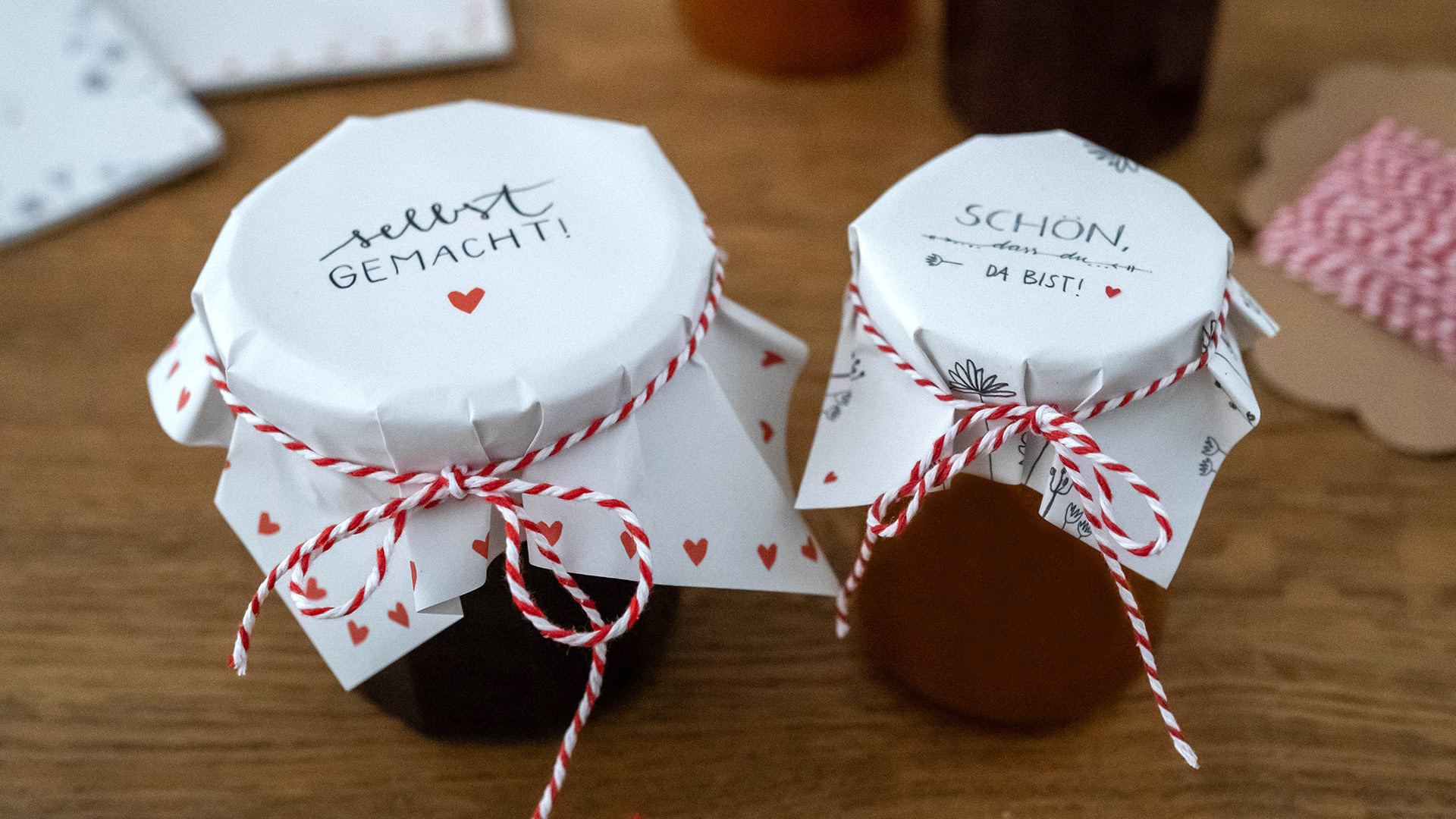25 Marmeladendeckchen „Allerherzlichsten Dank“ – Weiße Blumen-Deckchen Für Einmachgläser | Inkl. 10 M Garn & Justiergummi | Nachhaltiges Recyclingpapier