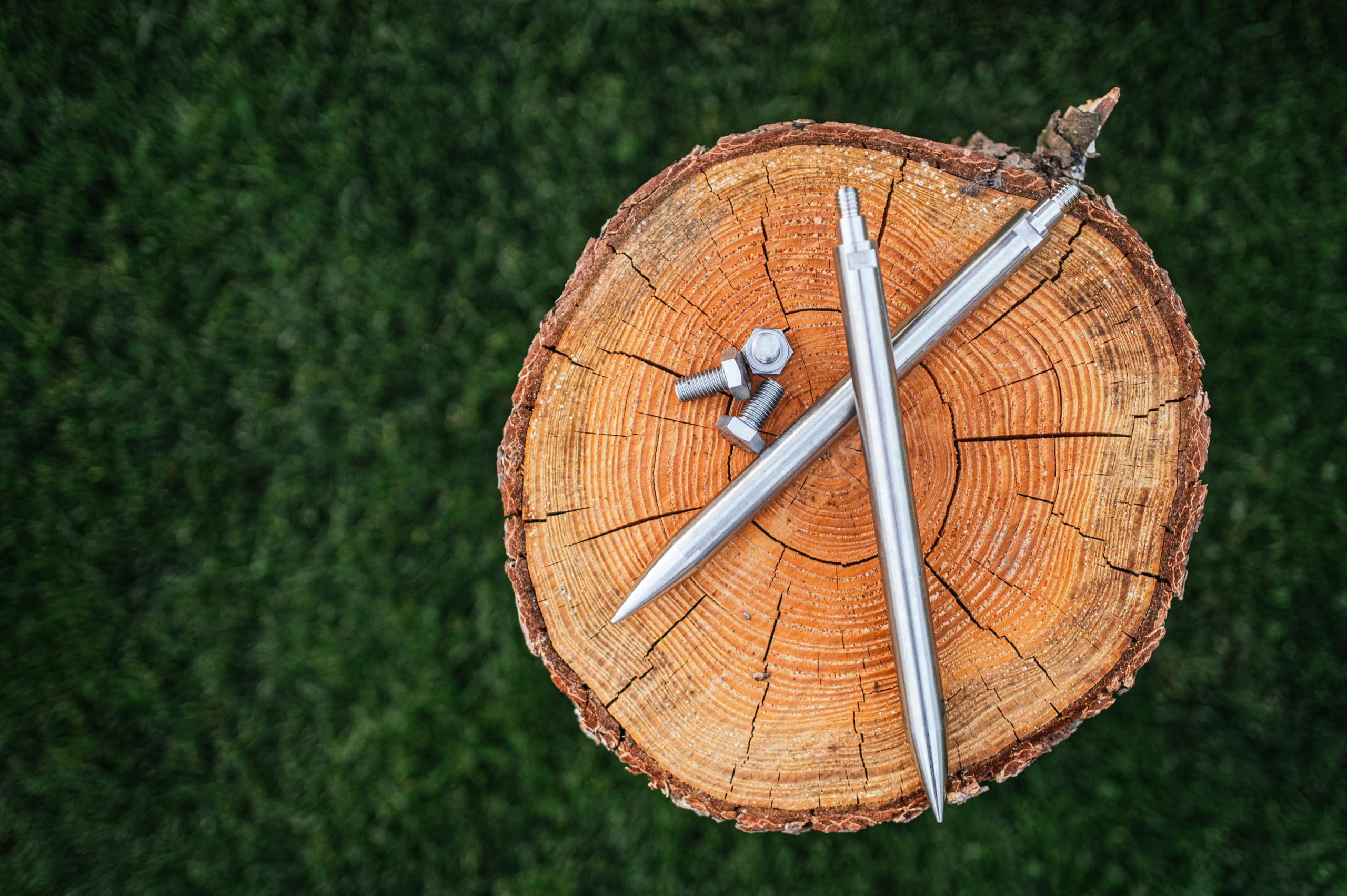 Rasenkralle Tiefenlocker Made in Germany – Manueller Rasenlüfter mit Vollspoons zur Bodenlockerung & Aerifizierung, Robustes Gartenwerkzeug gegen Bodenverdichtung für gesunden dichten Rasen