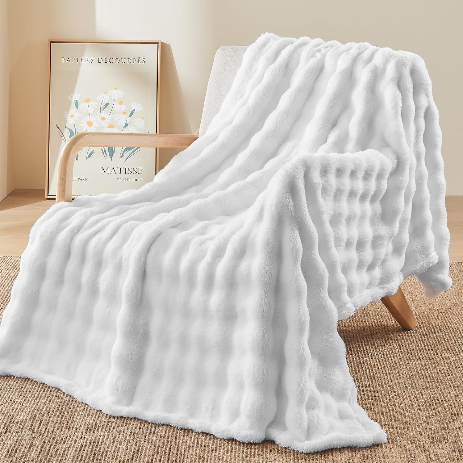 NEWCOSPLAY Throw Blanket for Couch White Super Soft Flannel Fleece 3D Bubble Lightweight Bed Blanket All Season Use (White, Throw(50"x60")) - Image 9