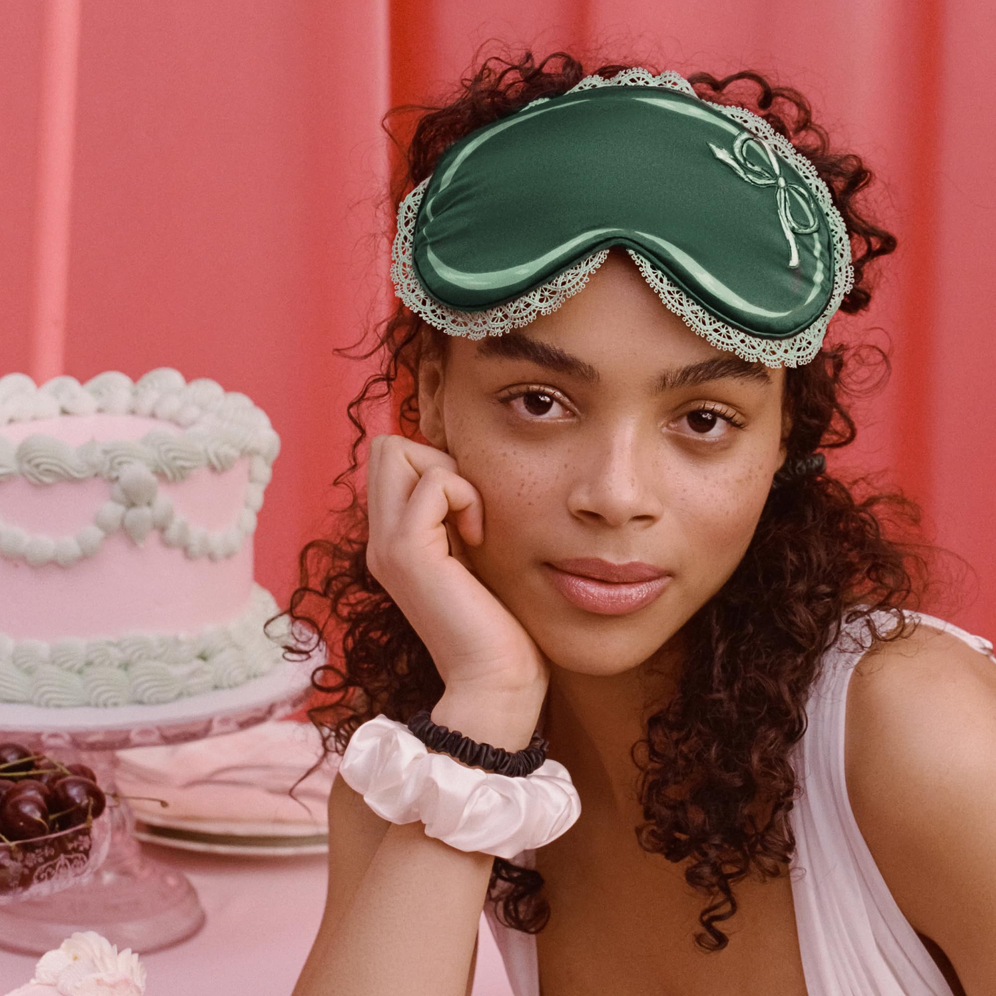 NEW, SLIP SILK SKINNY SCRUNCHIES & SLEEP MASK SET! Daisy Skinny Scrunchies – Slip main image 3