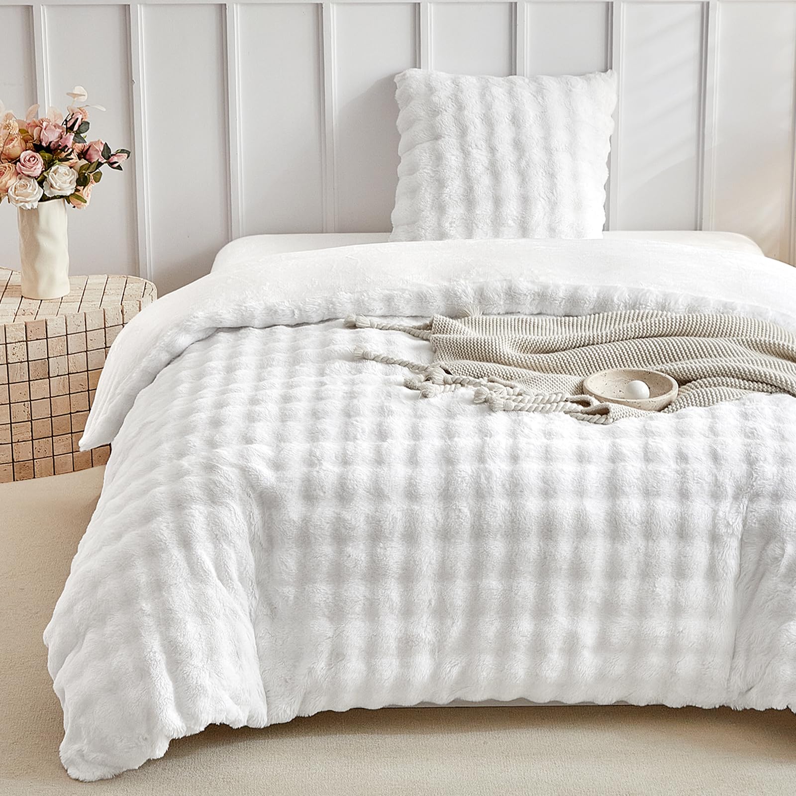 Lekesky Plush Bed Linen 135 x 200 cm - Fluffy Bed Linen Made from Fluffy Rabbit Fur Imitation - White Winter Bed Linen 135 x 200 cm with Zip and 1 Pillowcase with Zip 80 x 80 cm โ image 1
