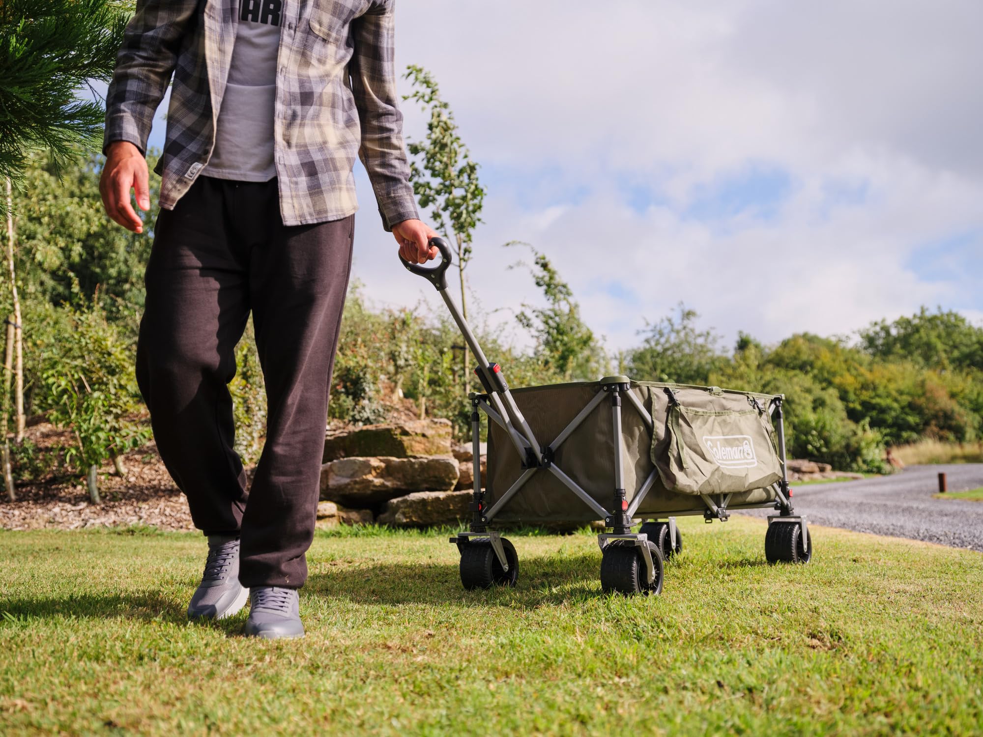 Coleman Carro de Camping Plegable | Carro Plegable de Arrastre |Carrito de Festivales de 4 Ruedas | Carro de Mano portátil |Ruedas Desmontables |Capacidad de Carga de hasta 180 kg | 116 x 60 x 58 cm