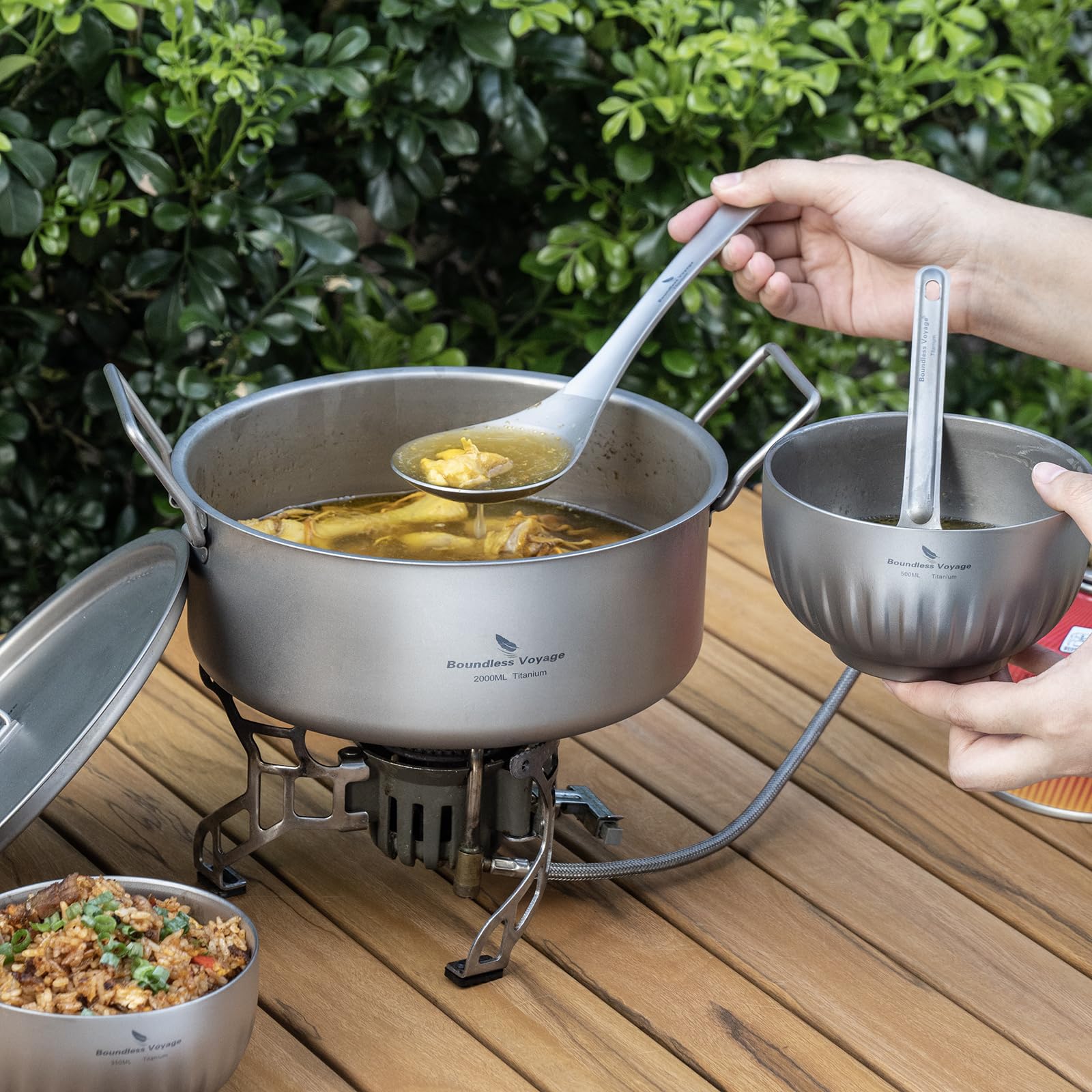 iBasingo Pot de camping 2L Marmite en Titane Holloware Portable Extérieur Intérieur avec Couvercle et Poignée Pliante Batterie de Cuisine Légère Pot à Soupe Grande Capacité Ti2054C