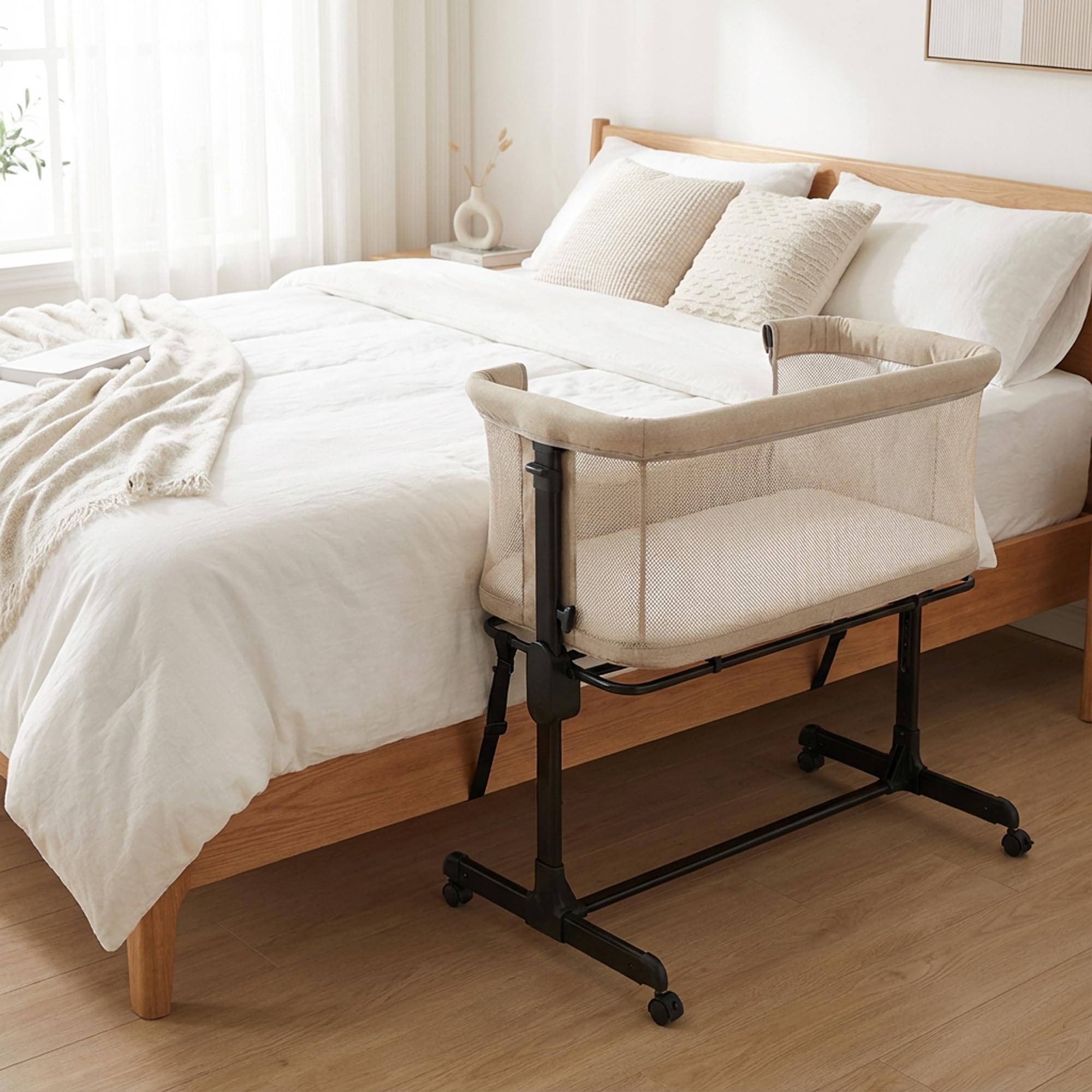 Deryan Snoozy Cuna 3 en 1 hasta 9 kg - Cuna de colecho - Cama Mecedora - Regulable multialturas y reclinable - 4 Ruedas con Freno, Colchón Ergonómico - Seguridad y Confort para bebé - Crema