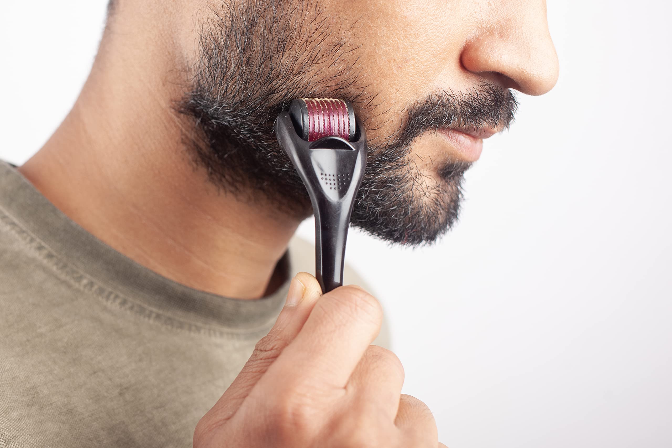 Dermaroller Viso Professionale con 540 Microaghi da 0.5 mm per Trattamento Rughe Cellulite Smagliature Acne Crescita Capelli e Barba
