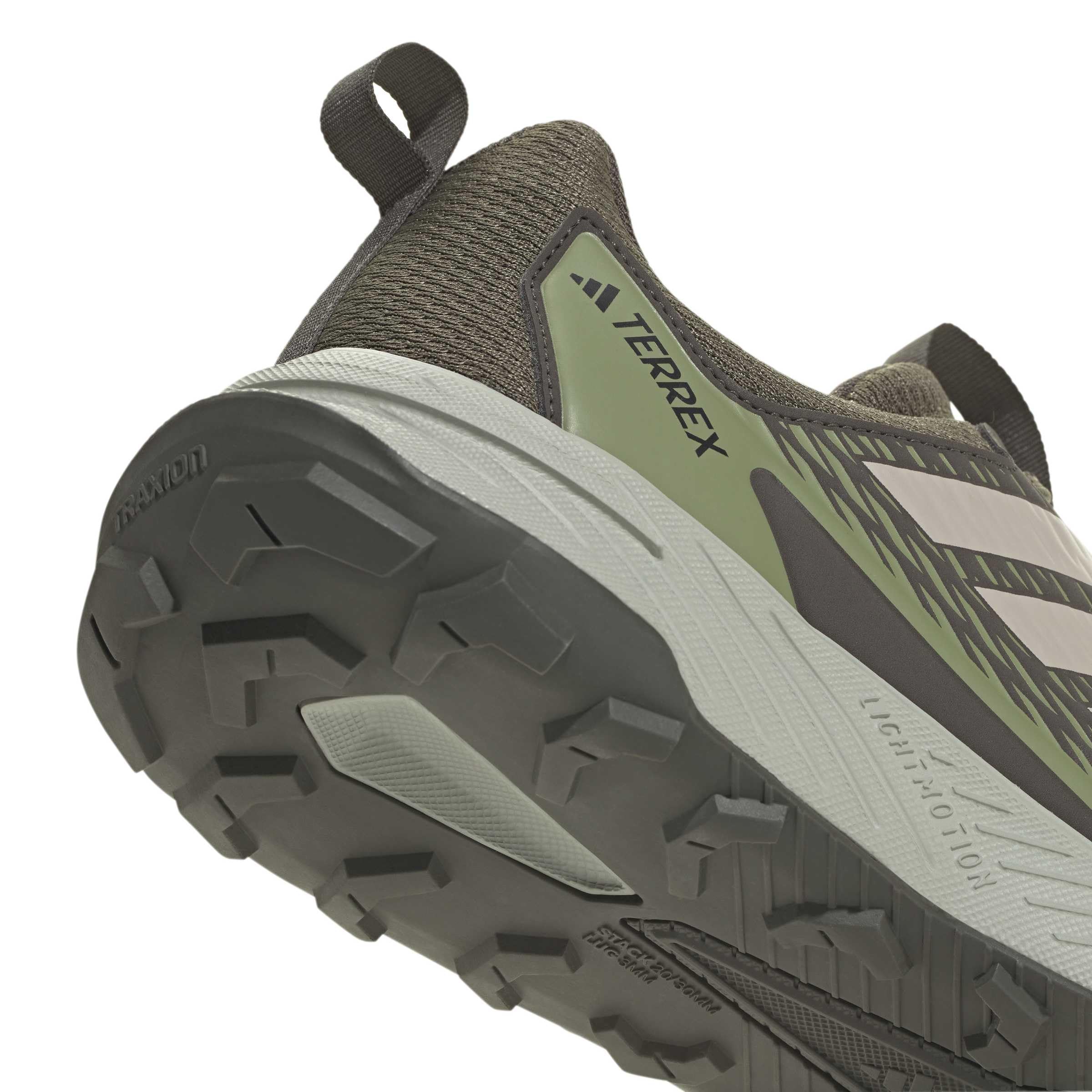adidas Men's Zapatilla de Trail Running Terrex Tracefinder 2 Climaproof