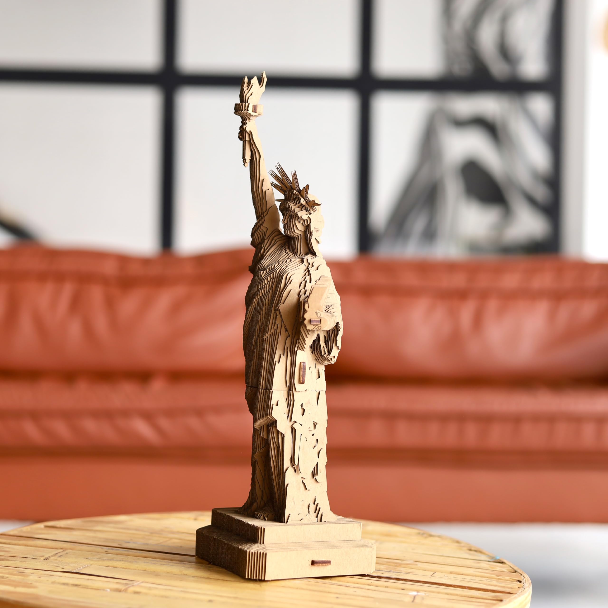 CARTONIC Statue de la Liberté Puzzle 3D en Carton – Maquette à Monter | 176 Pièces, 39 × 13 × 11 cm – Kit Sculpture DIY à Peindre, Matériaux Recyclés, Ados & Adultes, Idée Cadeau Déco