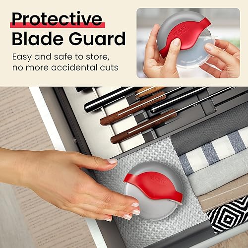 Miniatura 11 de Rueda para cortar pizza con protección para cuchilla Kitchy, rebanador súper afilado y fácil de limpiar, de acero inoxidable, Azul Azul,Verde,Rojo