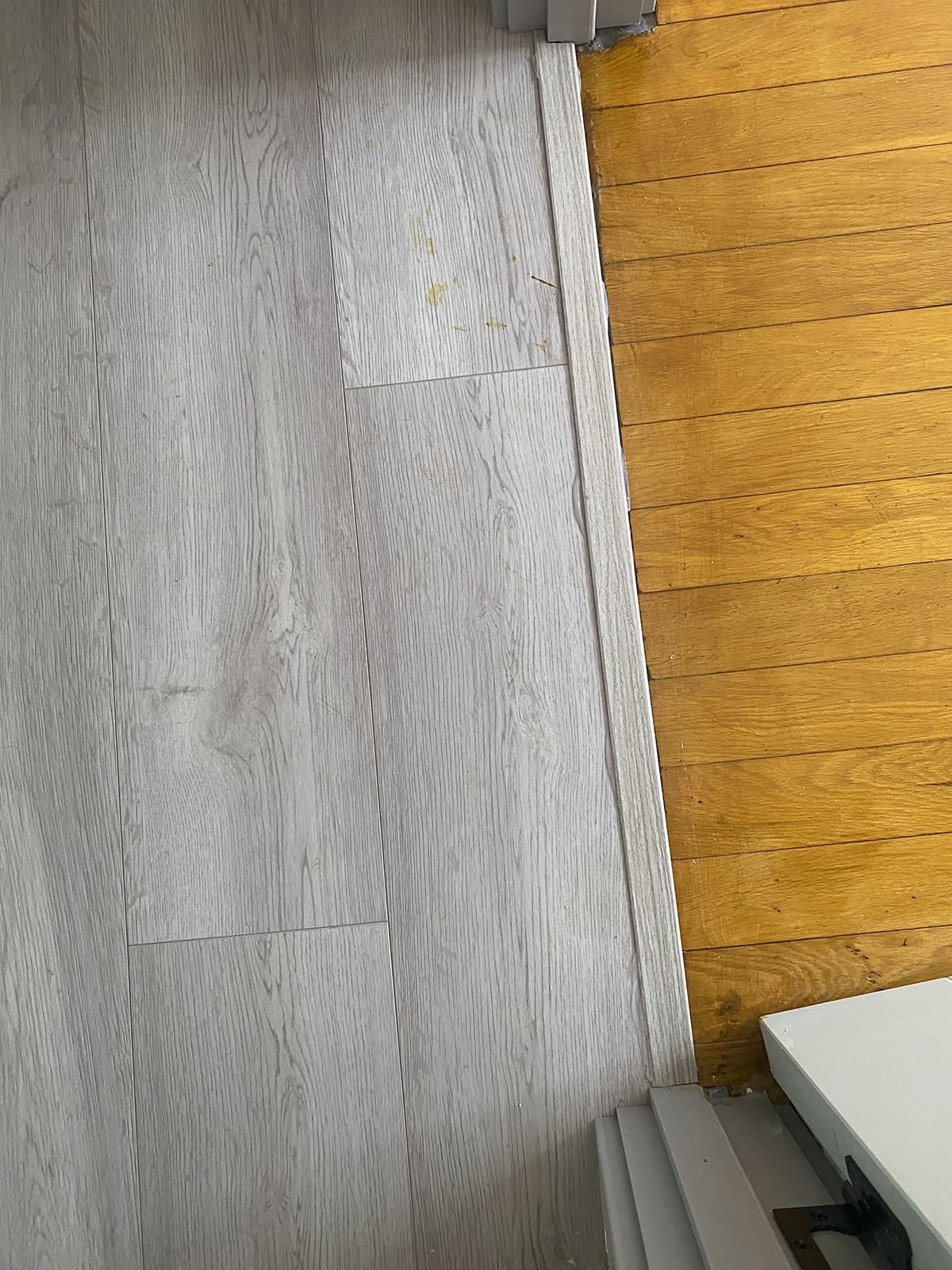 Tapajuntas Suelo Embellecedor de Moldura de Esquina de Aluminio, Cantonera de Escalera Autoadhesiva for Puertas Planas/Dormitorio/Cocina, Cantonera de Escalera Antideslizante, Fácil de Limpiar (Color