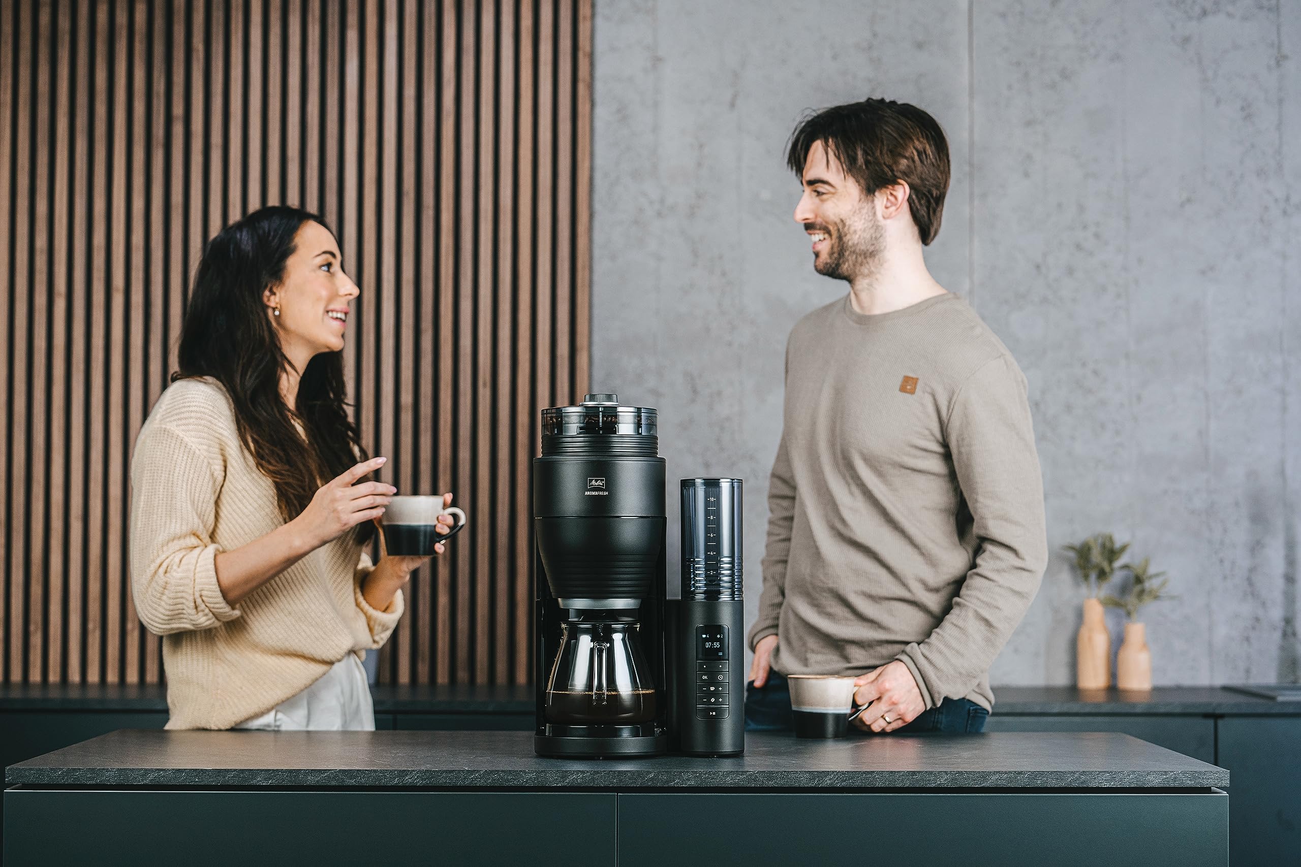 Melitta AromaFresh Pro X - Macchina da caffè con macina, macchina da caffè con filtro con caraffa in vetro e serbatoio dell'acqua rimovibile, per un massimo di 10 tazze di caffè, nero/argento