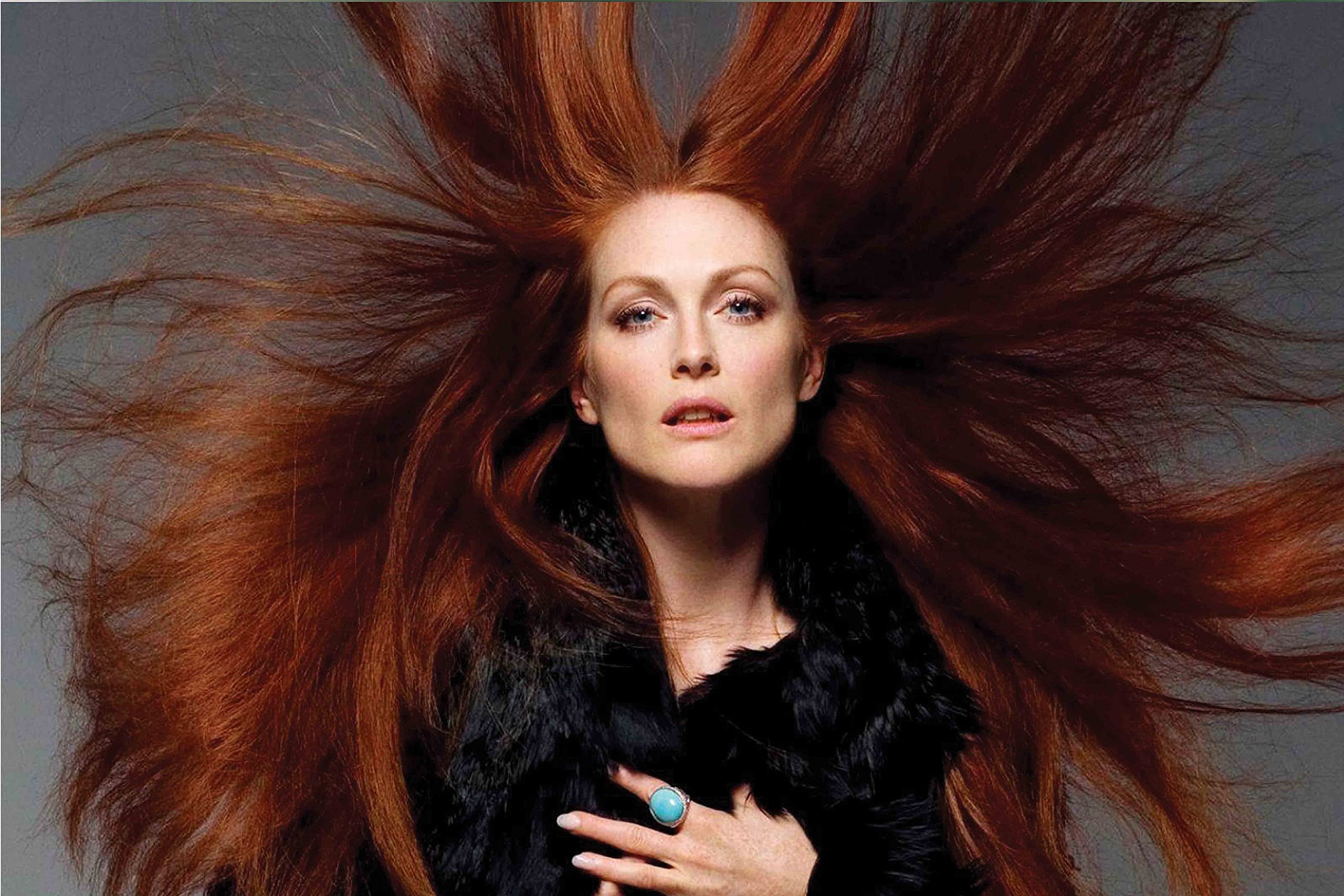 Julianne Moore Poster Sticker|Popular Author Poster for Living Area/Photo Studio/Hostel|Poster Sticker for Home Decoration|Interior Poster|Self Adhesive Paper Poster