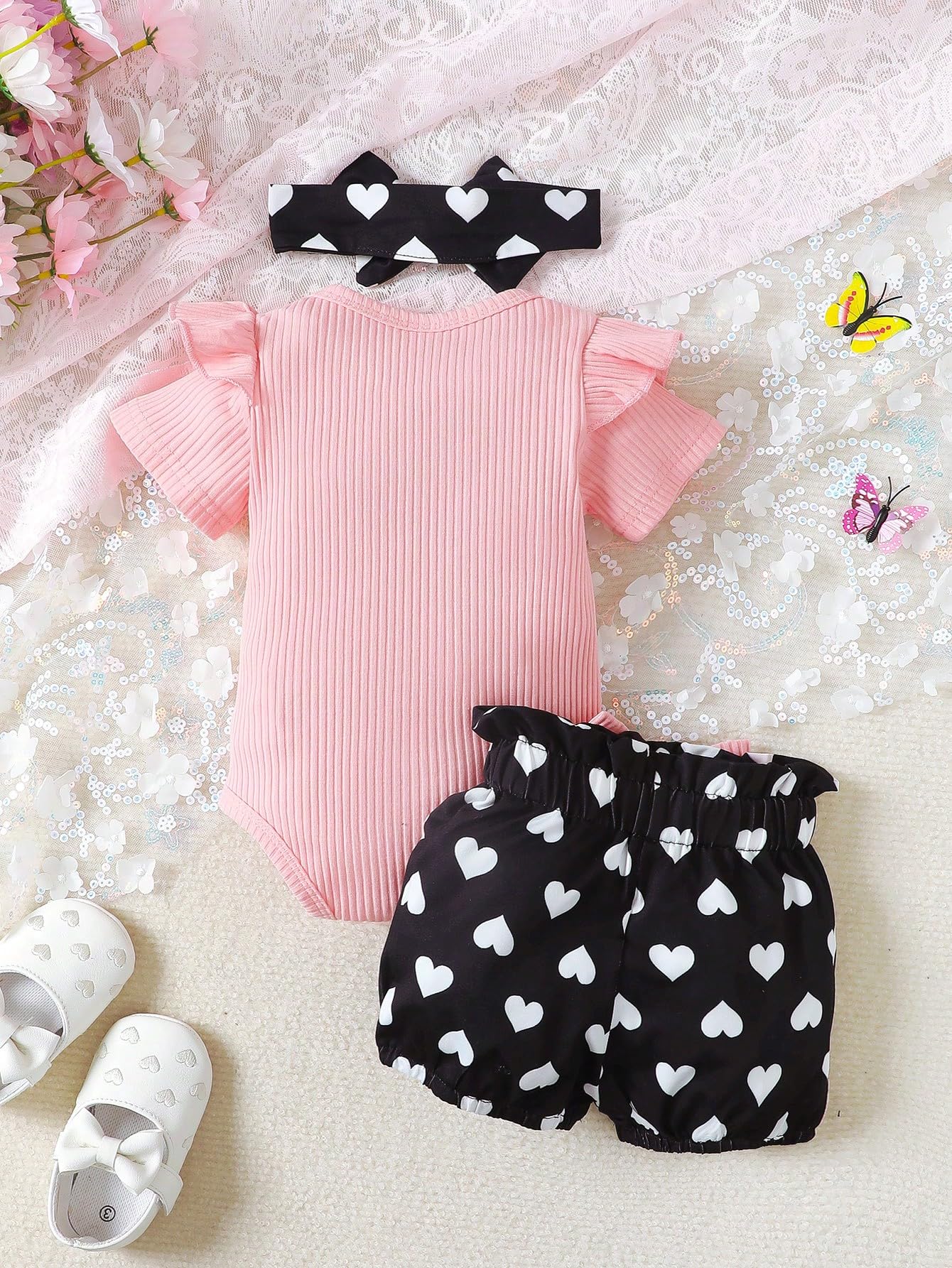 Conjunto de 3 piezas para bebé niña con mangas acanaladas con volantes, pantalones cortos y diadema con lazo — view 2
