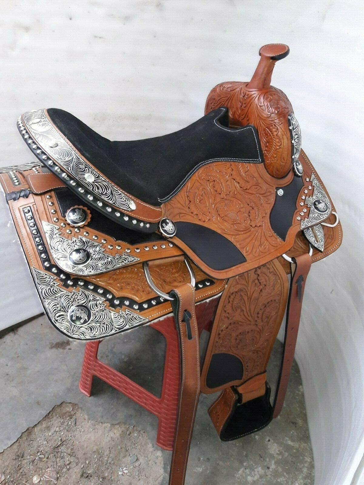 Equestrian Universe - Sella Western in pelle con angolo argentato canchos
