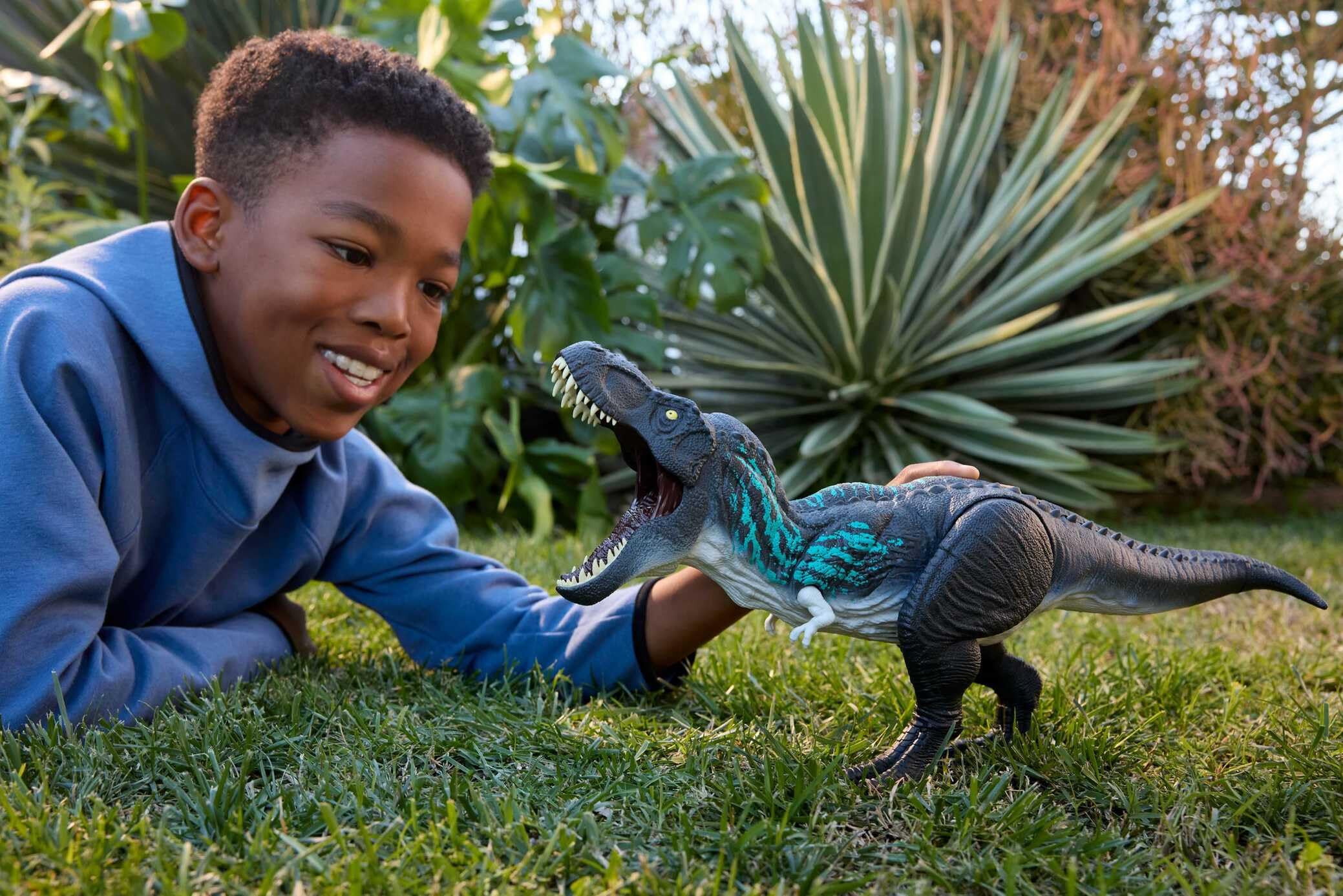 Mattel Jurassic World Muscle Madness Tirannosauro Rex Action Figure | T-Rex con muscoli espandibili e spine estendibili lungo la coda, morde e ruggisce, JKG92