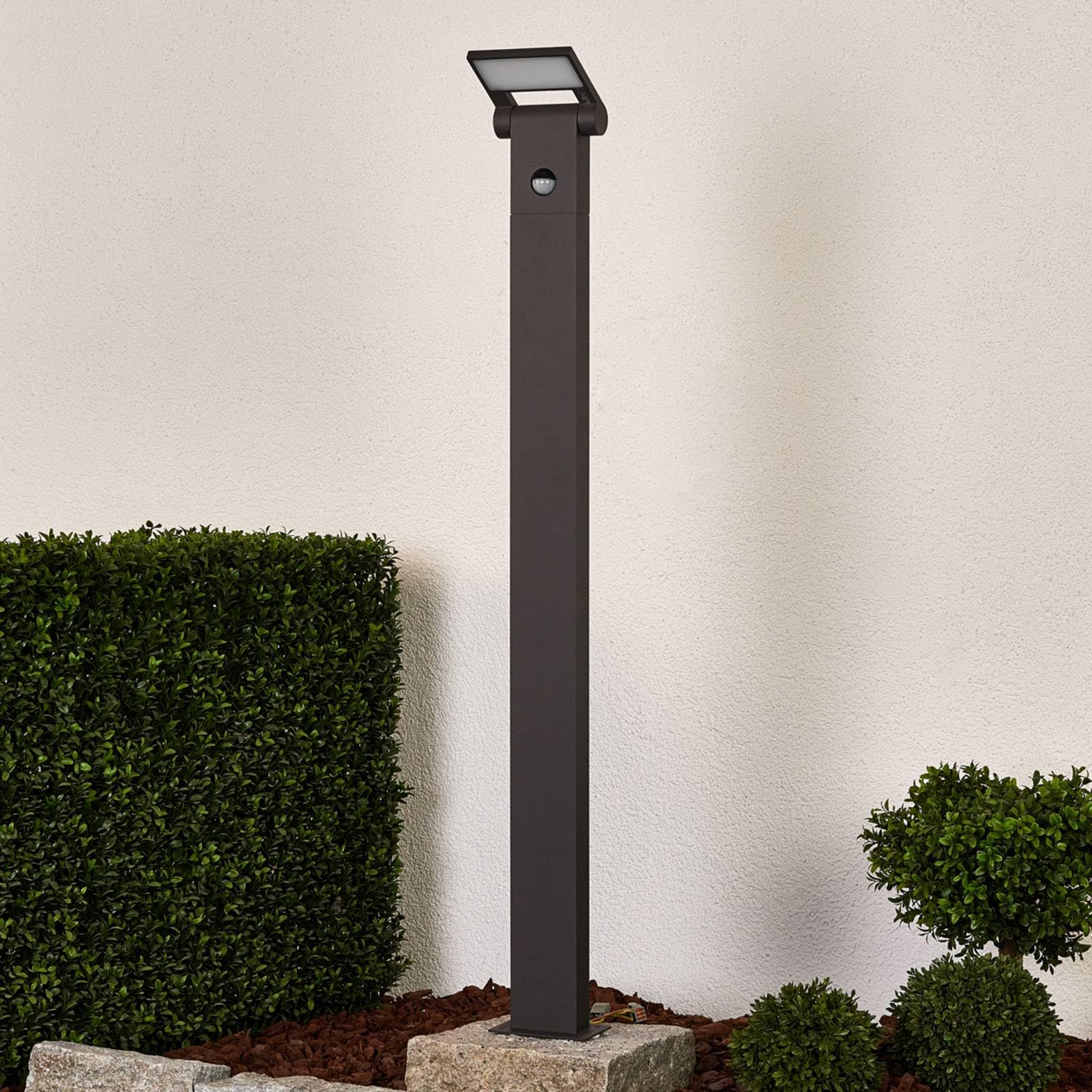 Lucande lampada da esterni con sensore di movimento (Moderno) colore Nero, in Alluminio lampadina inclusa Lampioncino paletto luminoso viale lampioncino
