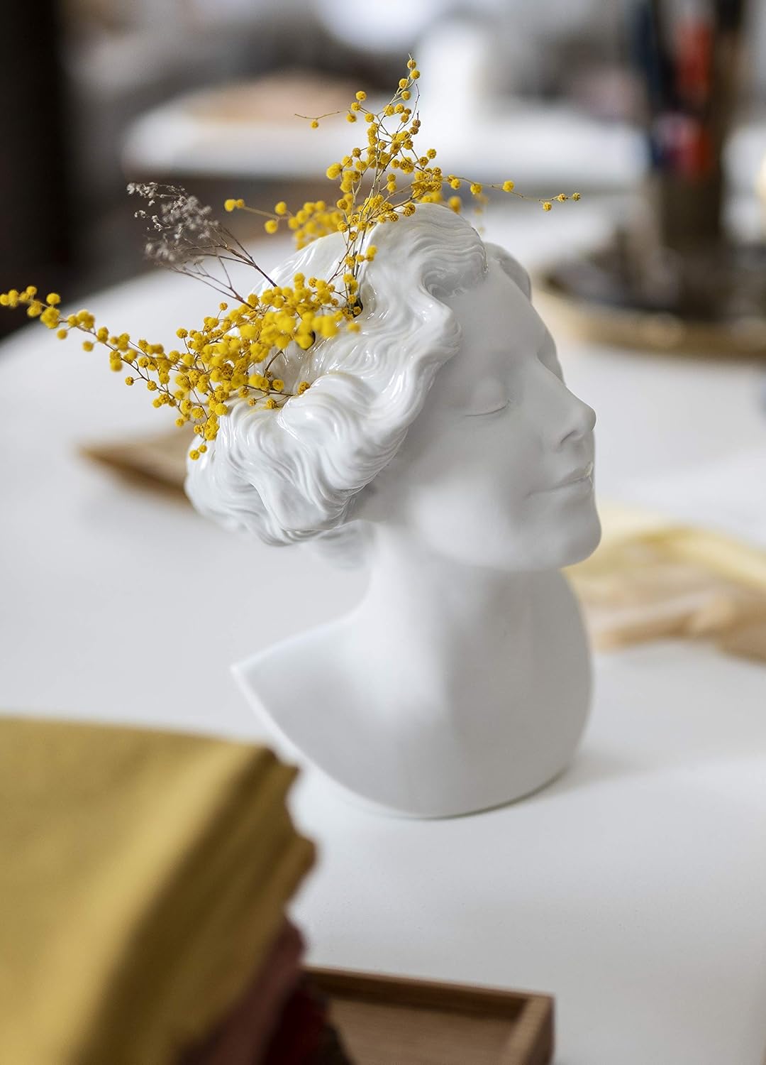 LLADRÓ Daisy Woman Bust Vase. Porcelain Vase.