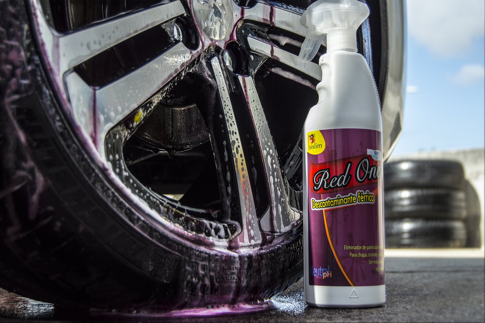 Sisbrill Red One Descontaminante Férrico Coche y Moto – Limpia Llantas e Iron Remover sin Mal Olor – Elimina Ferodo, Óxido y Partículas Metálicas – pH Neutro Seguro para Pintura (5 Litros) | Descontaminante férrico para eliminar ferodo y partículas metáli