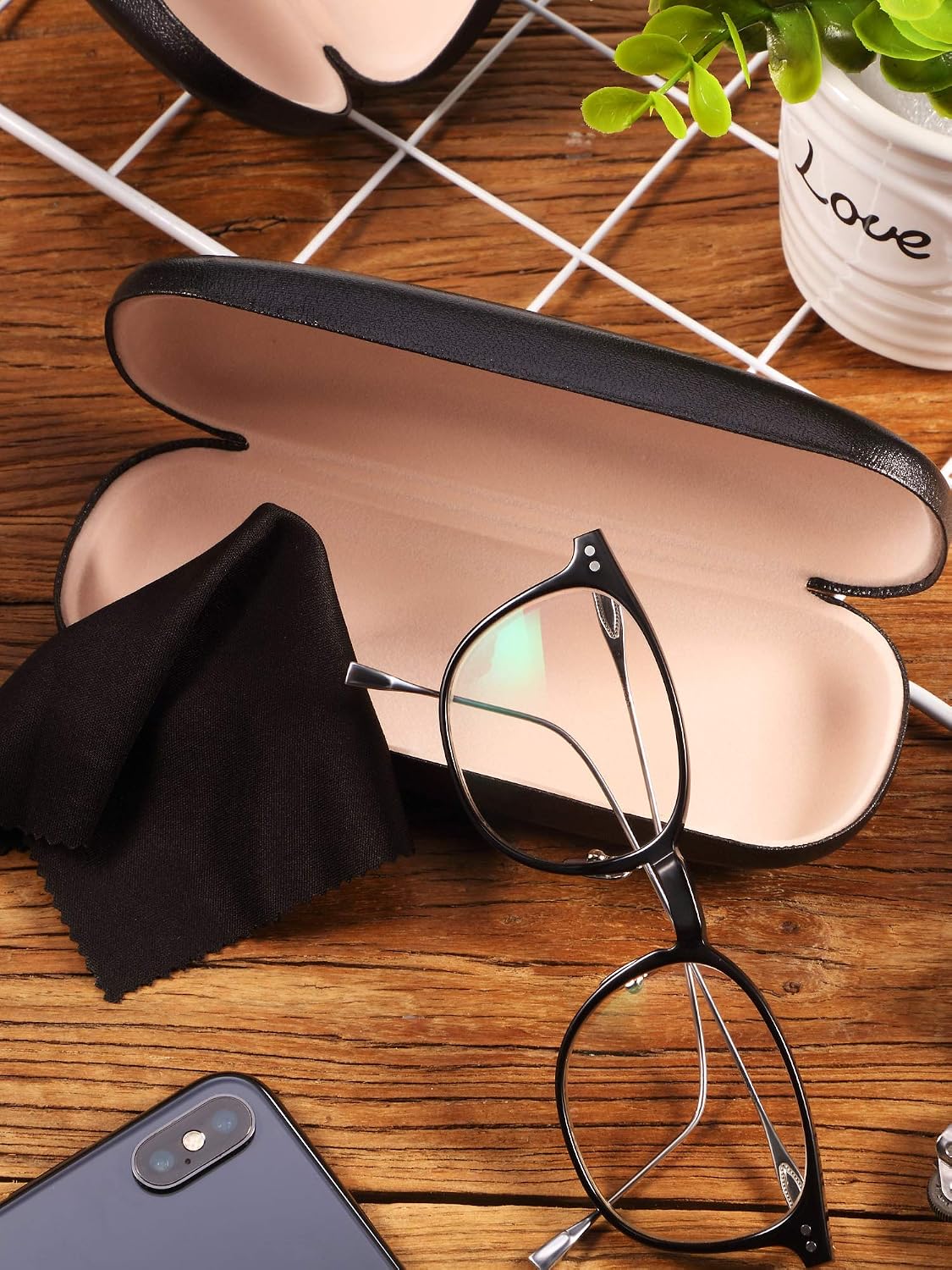 Frienda 3 Pieces Hard Shell Glasses Case Eyeglass Case Protective Sunglass Holder with Cleaning Cloth for Men Women Unisex