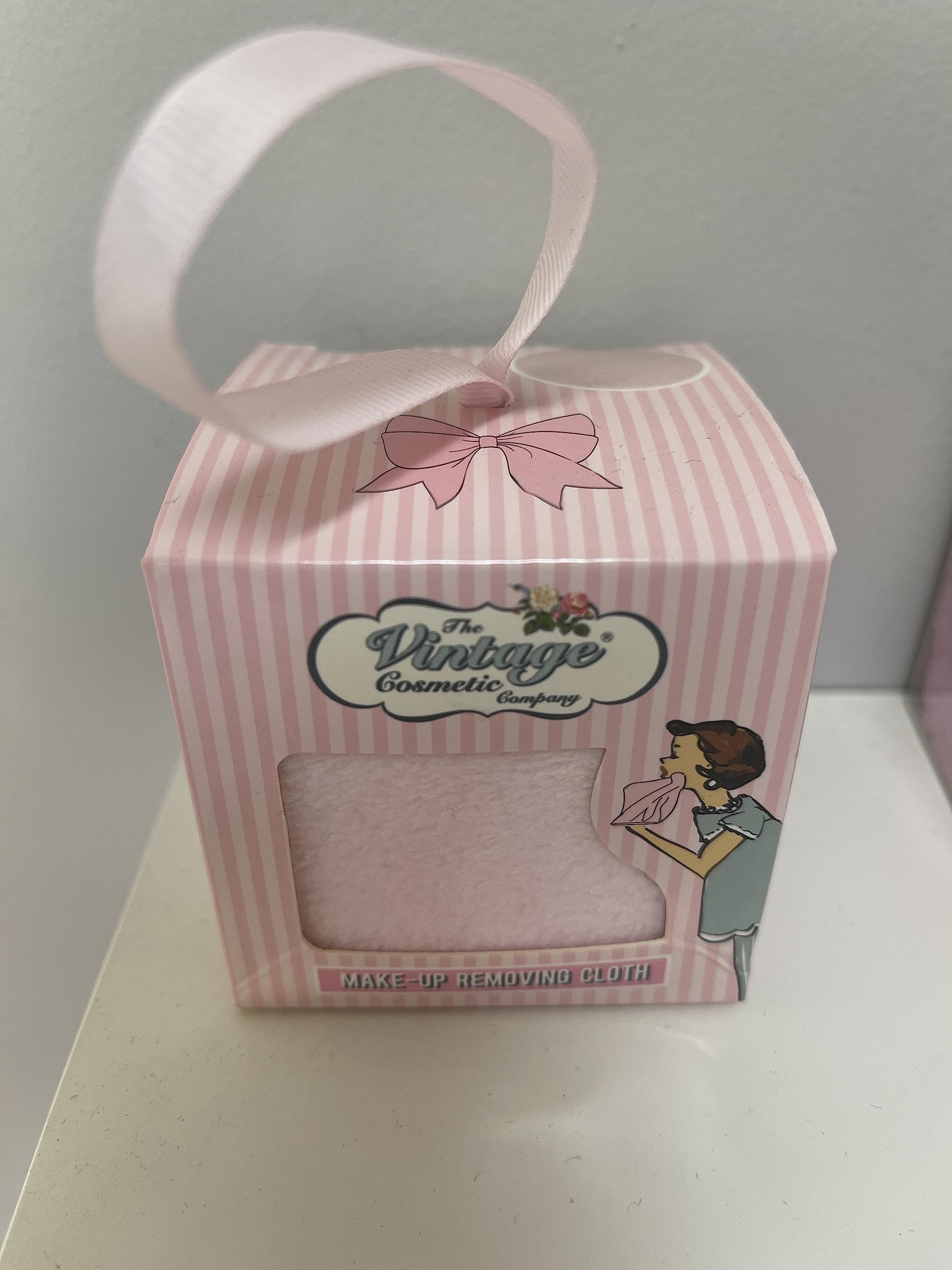 j beauty Make Up Removing Cloth - Dual Sided Exfoliation, Specially Formulated Polyester - 1 Count - Facial Cleansing, Makeup Removal