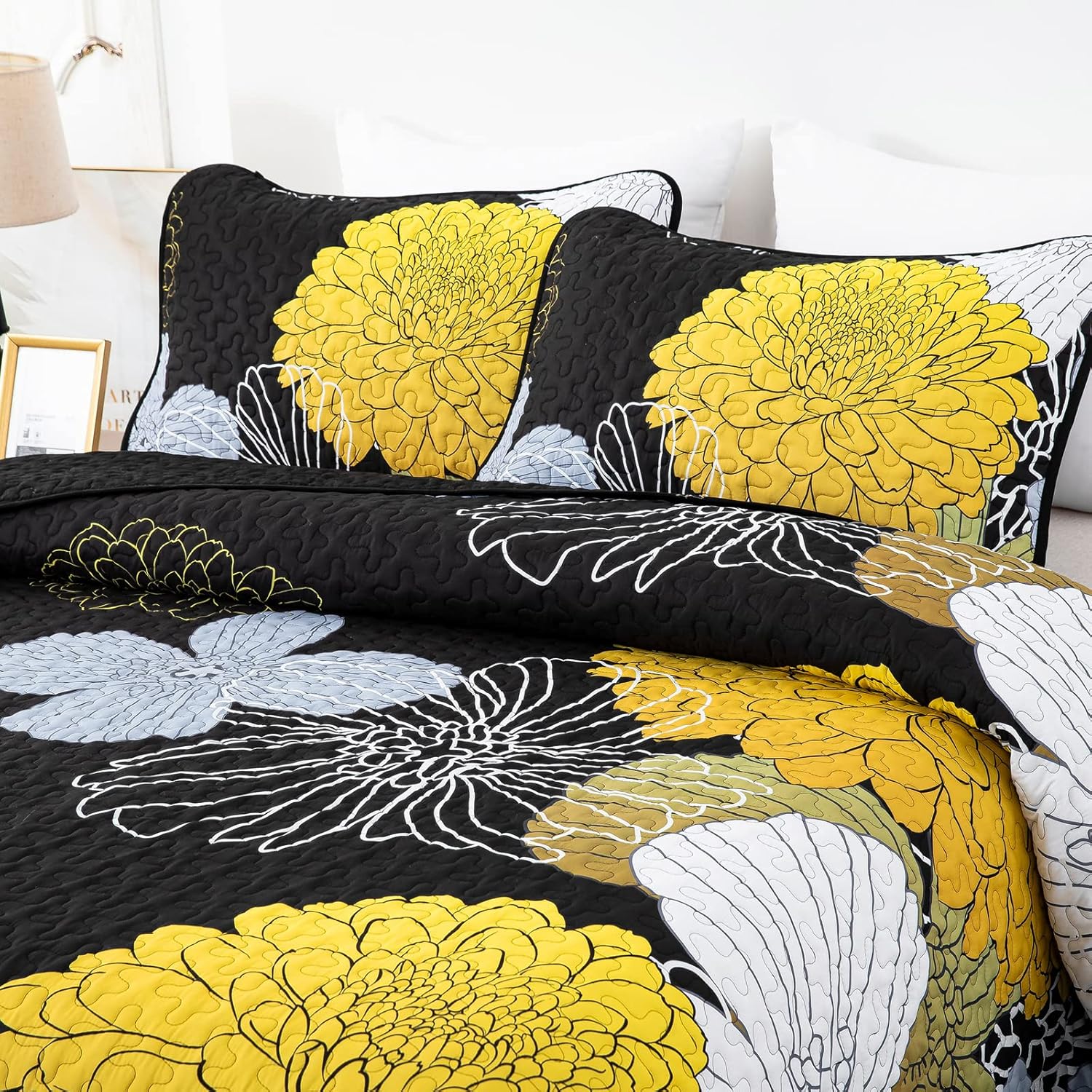 3 Pieces Yellow Floral Pattern Quilts Queen Size Coverlet Set - Lightweight Black Bedspread with 2 Pillowcases for All Season - Soft Microfiber Reversible Bedding Quilt Set (Yellow/Black, 96''x90'') - Image 4