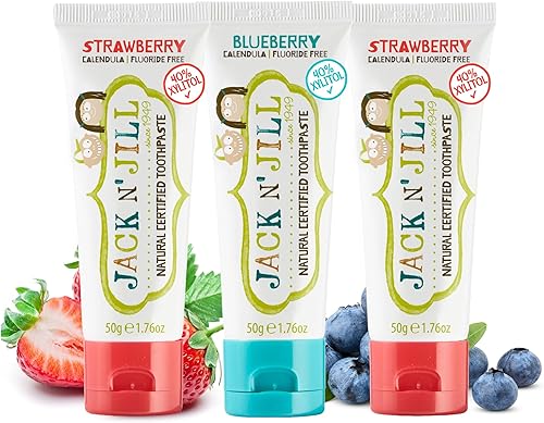 Jack N' Jill Pasta de dientes natural para bebés y bebés, pasta de dientes de entrenamiento sin flúor, 40% xilitol, sin BPA, fresa y arándano, 1.76