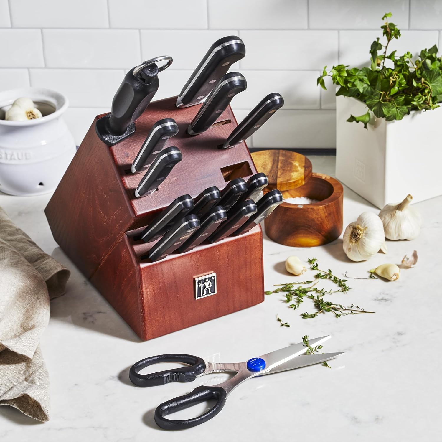 HENCKELS Classic Precision 16-Piece Kitchen Knife Set with Block, Chef Knife, Steak Knife Set