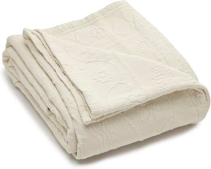 Historic Charleston King Charles Matelasse Queen Coverlet, Ivory