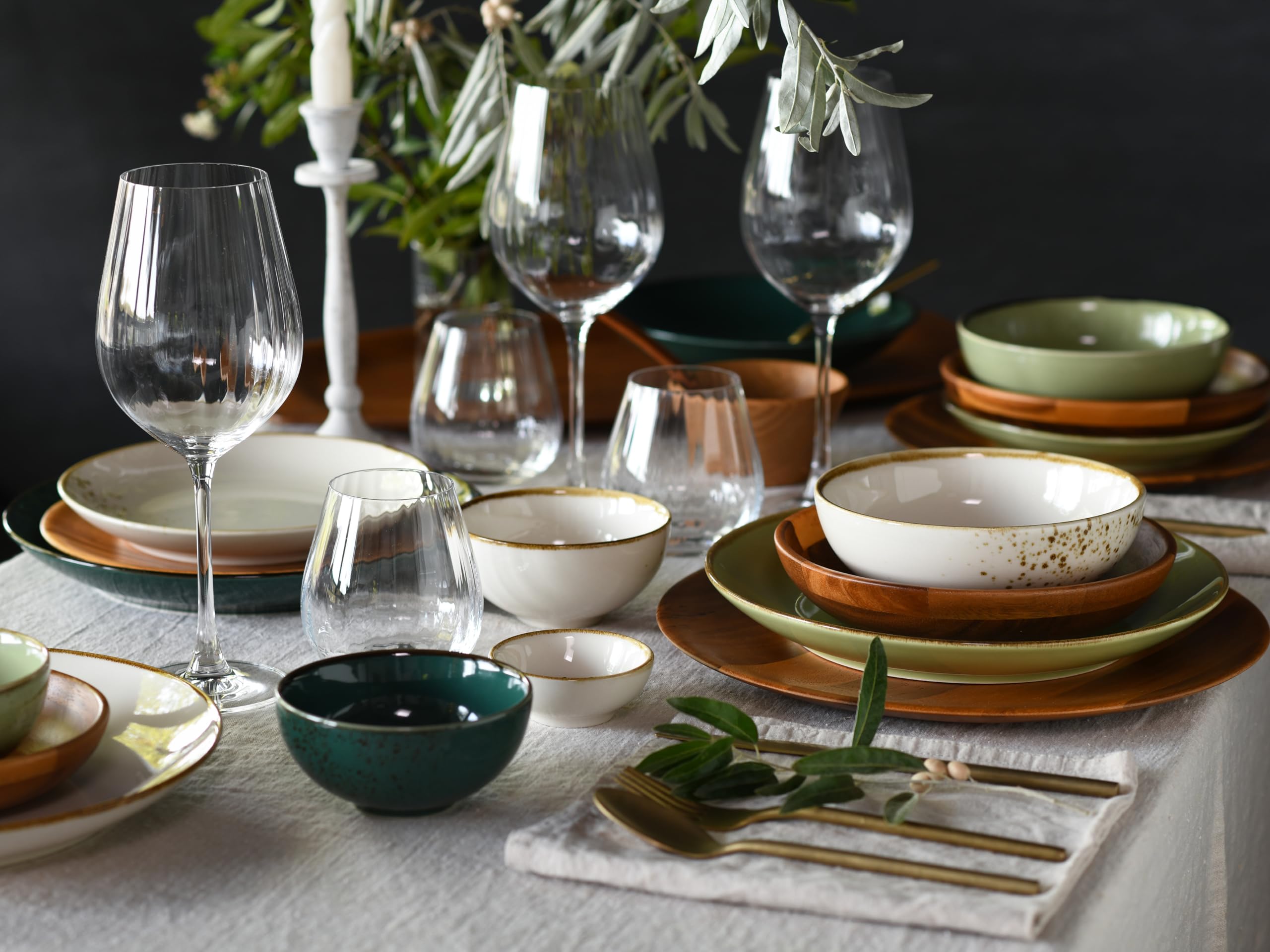 CreaTable, 21579, Serie Akazienholz - Nature Collection, 6-teiliges Geschirrset, Teller Set aus Holz