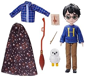 Wizarding World Harry Potter, 8-inch Harry Potter Doll Gift Set with Invisibility Cloak and 5 Doll Accessories, Kids Toys for Ages 6 and up