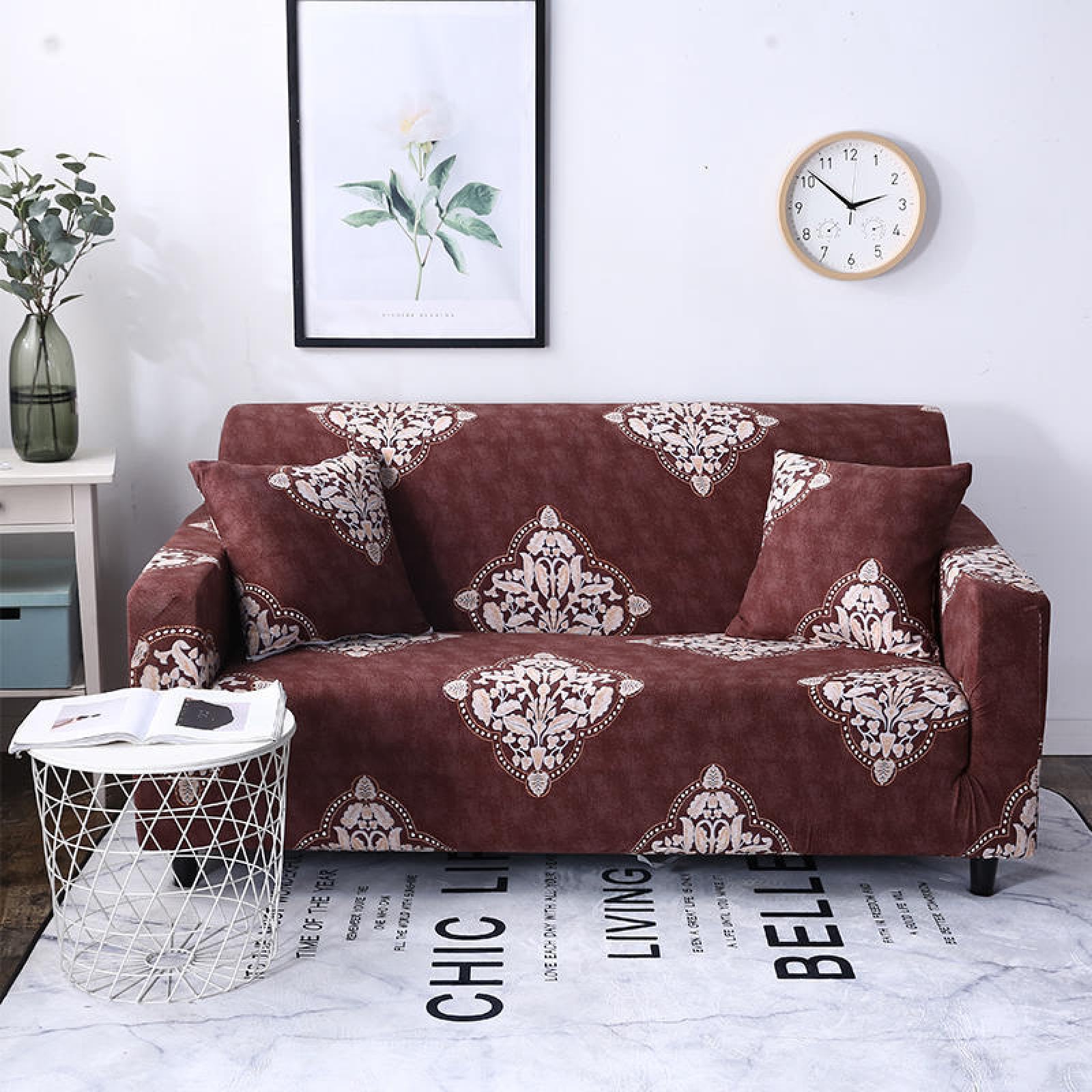 Housse de canapé extensible rouge brique pour un salon chaleureux et moderne
