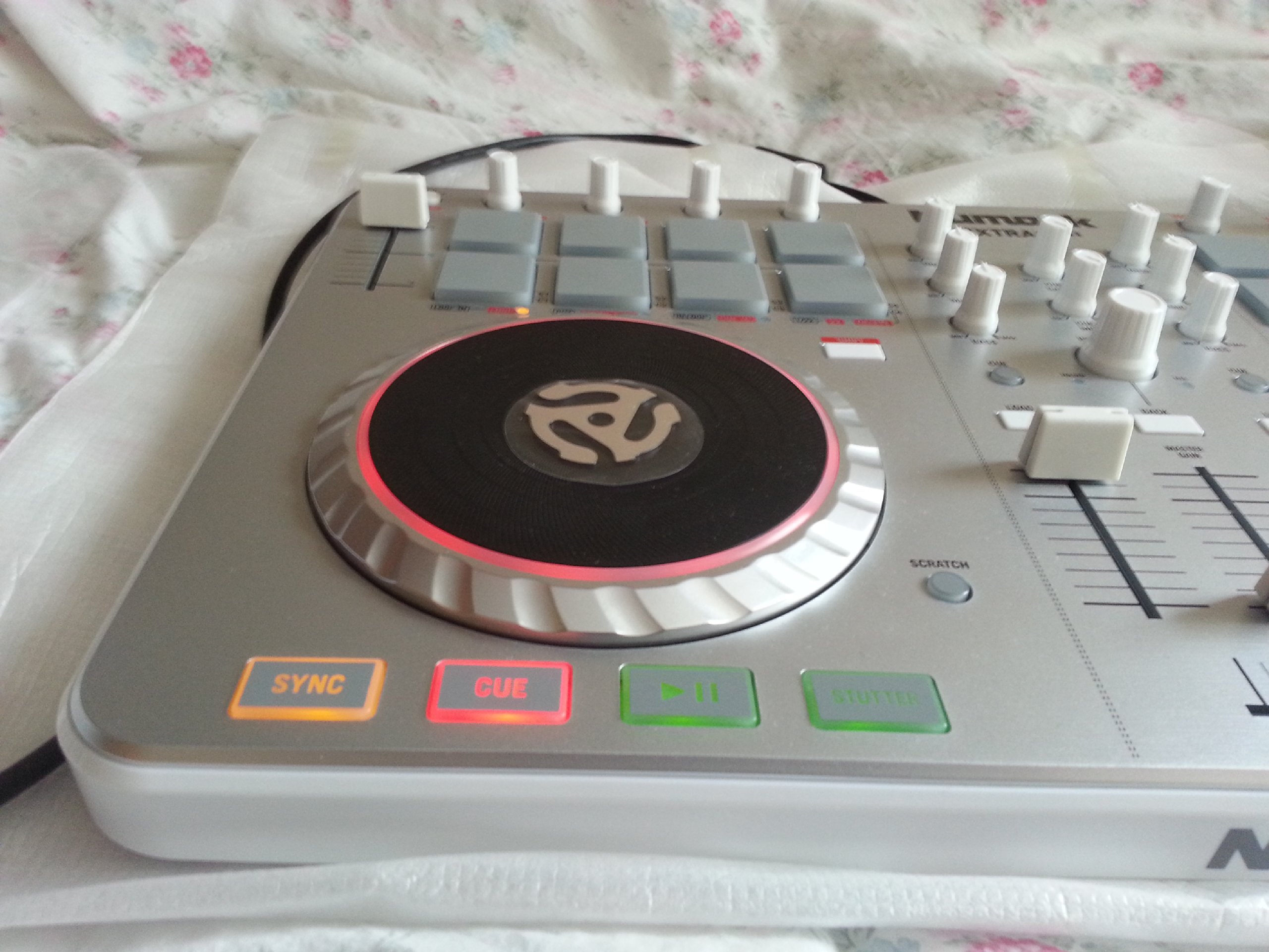 Numark - Mixtrack-ii controlador usb dj mix-track ii virtual dj