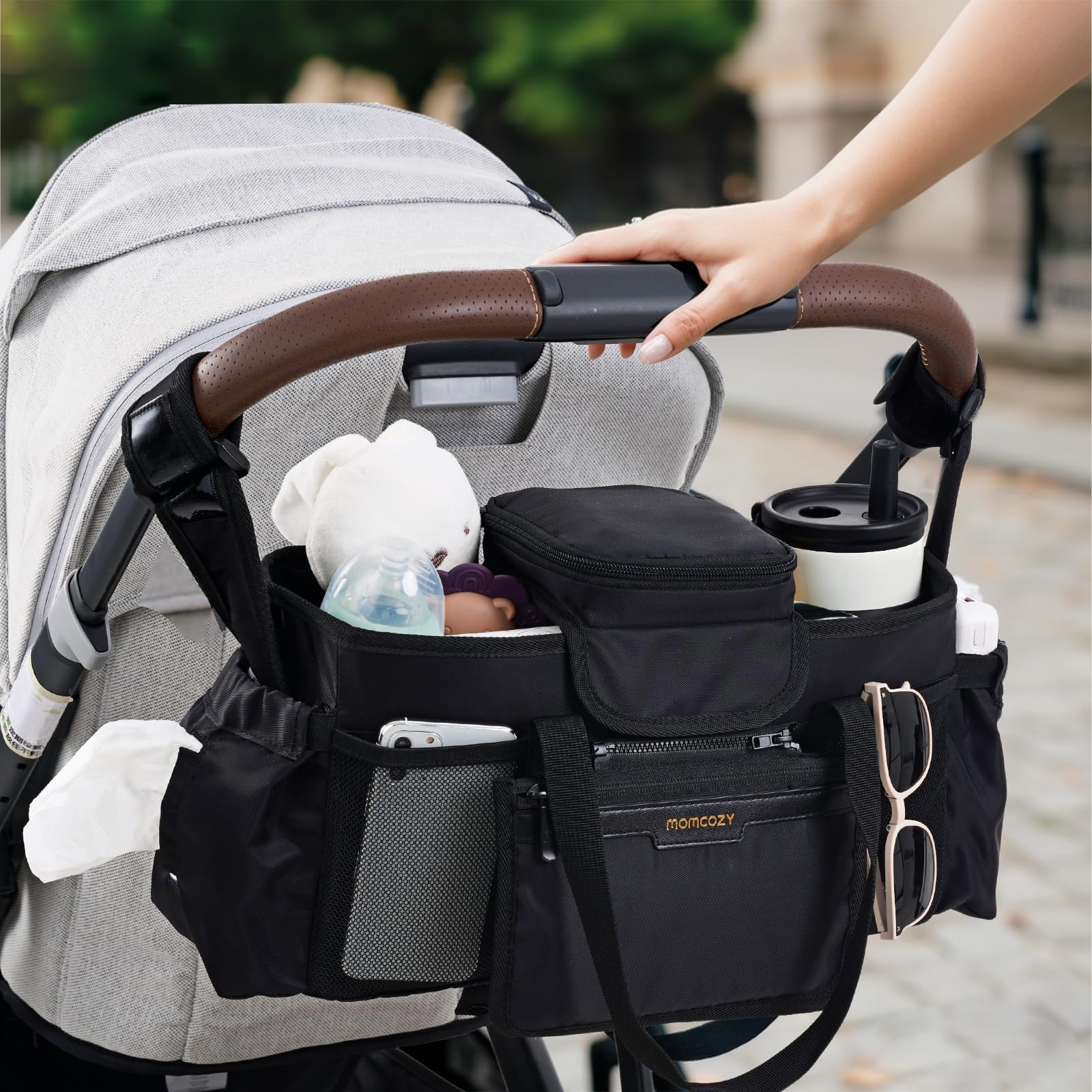 Momcozy Organiseur de poussette extra large | avec sac de dentition de qualité alimentaire | 2 porte-gobelets isothermes | sangles antidérapantes en silicone | utilisation à 3 voies | Petite pochette