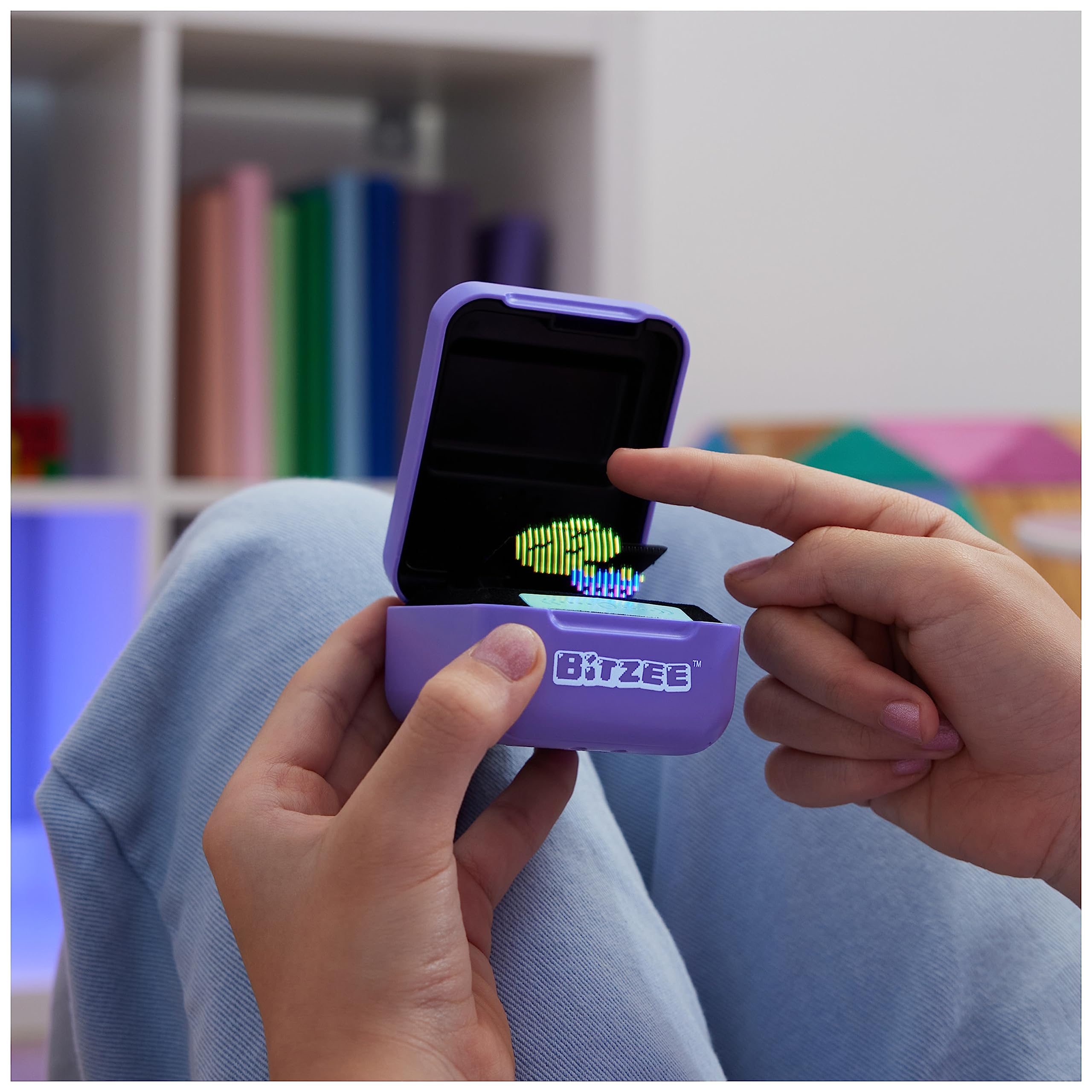Bitzee - 15 Digitale Haustiere zum Anfassen, interaktives Spielzeug mit 15 virtuellen elektronischen Tieren, die auf Bewegung und Berührung reagieren, lila, ab 5 Jahren