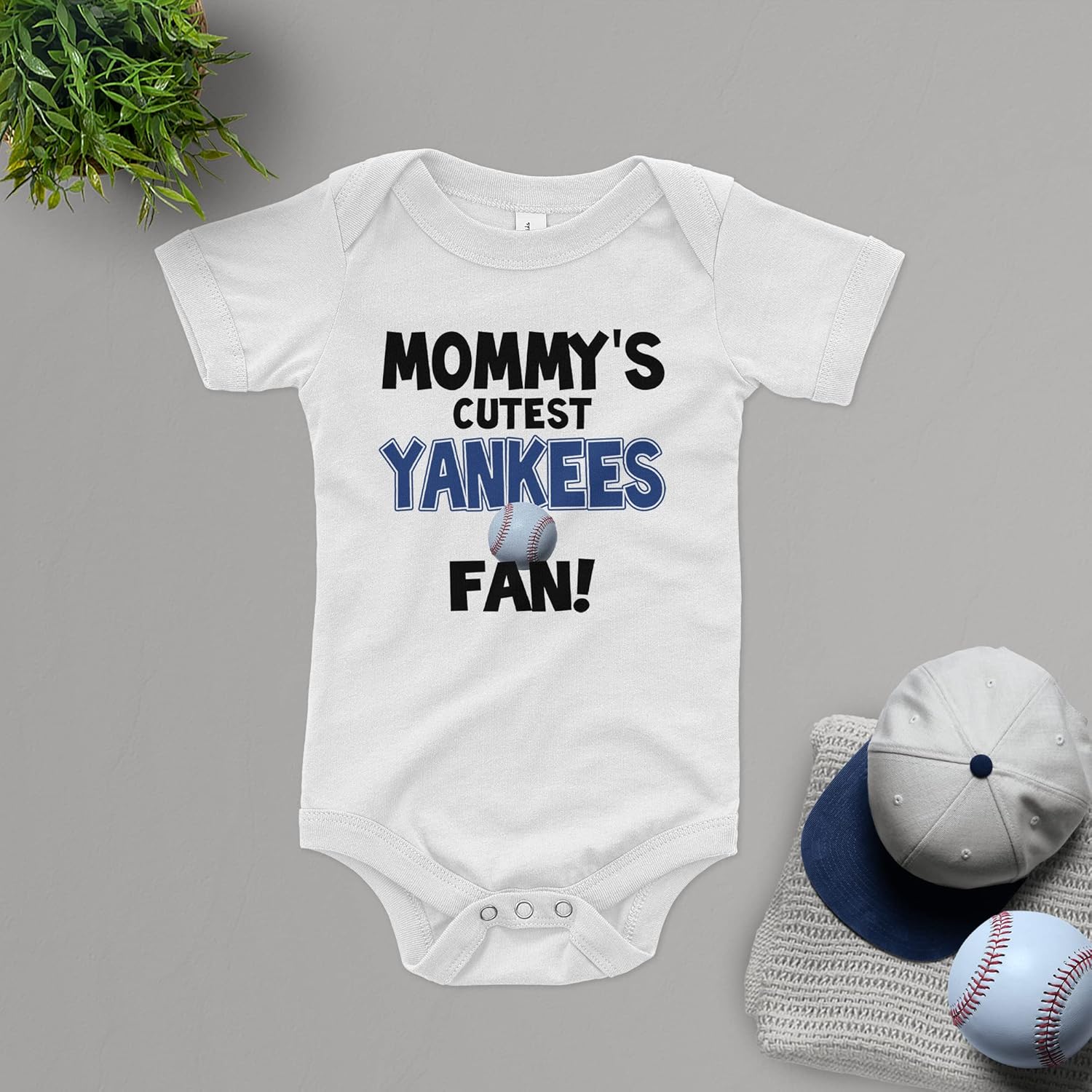 NanyCrafts Baby's Mommy's Cutest Yankees Fan Bodysuit, Baby Yankees Fan