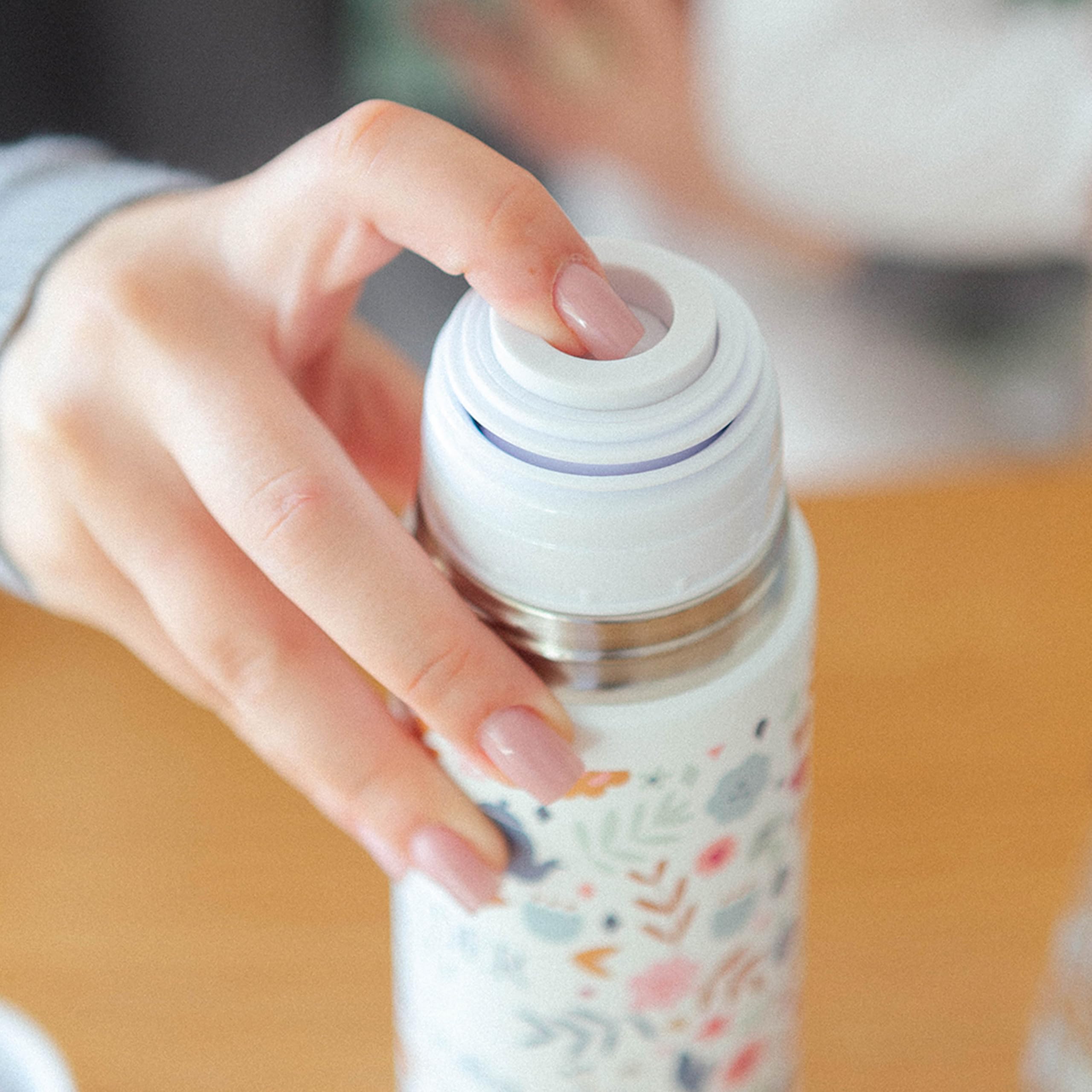 Suavinex, Thermos liquide pour nouveau-né, en acier inoxydable, fermeture hermétique à pression. Boissons chaudes et froides, pour eau chaude. Idéal pour préparer biberon. 500 ml