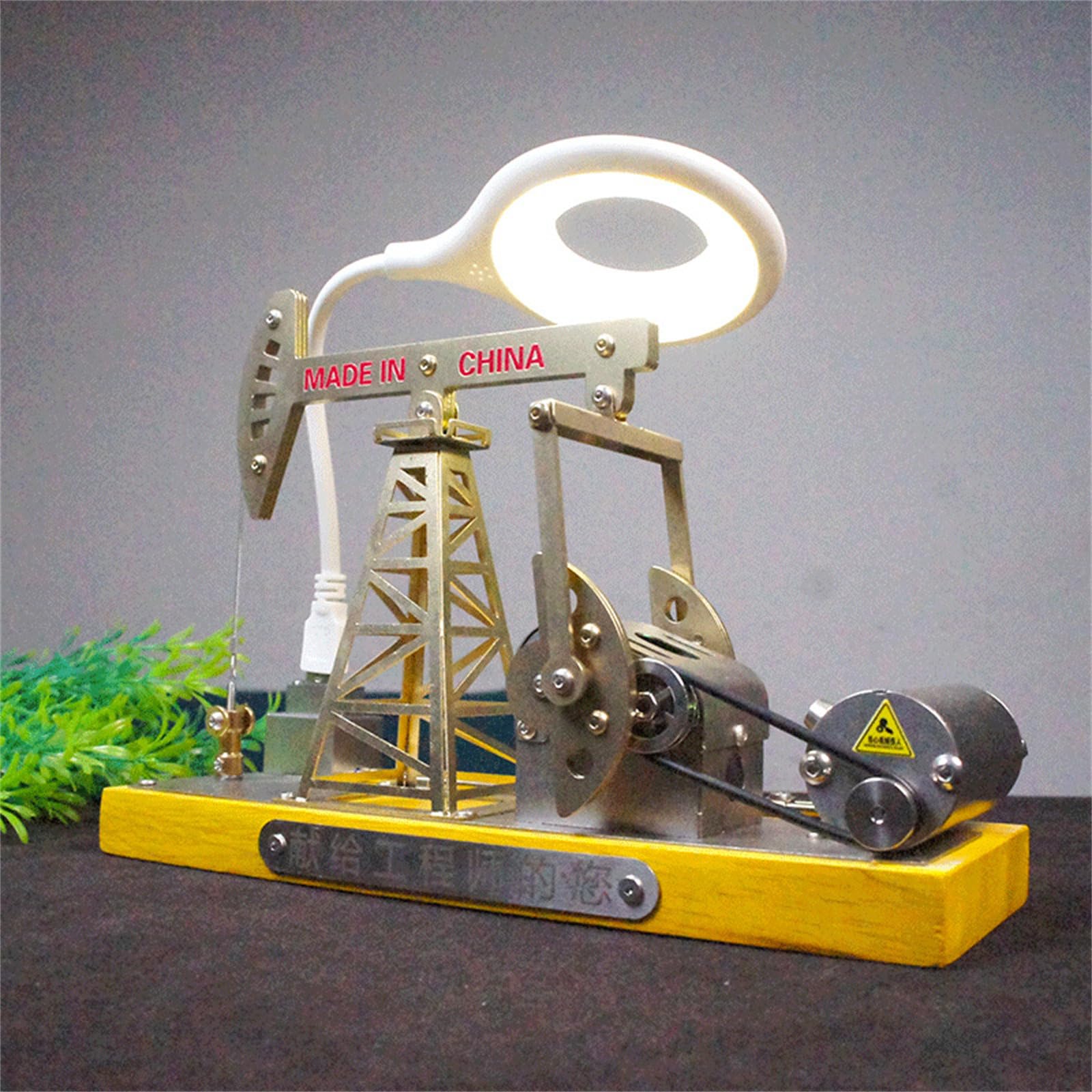 Sculpture de Pompes à Huile mécaniques détaillées en Acier Inoxydable, modèle Pumpjack avec en Bois pour décorations de pièces à thème Industriel, Sculpture en métal