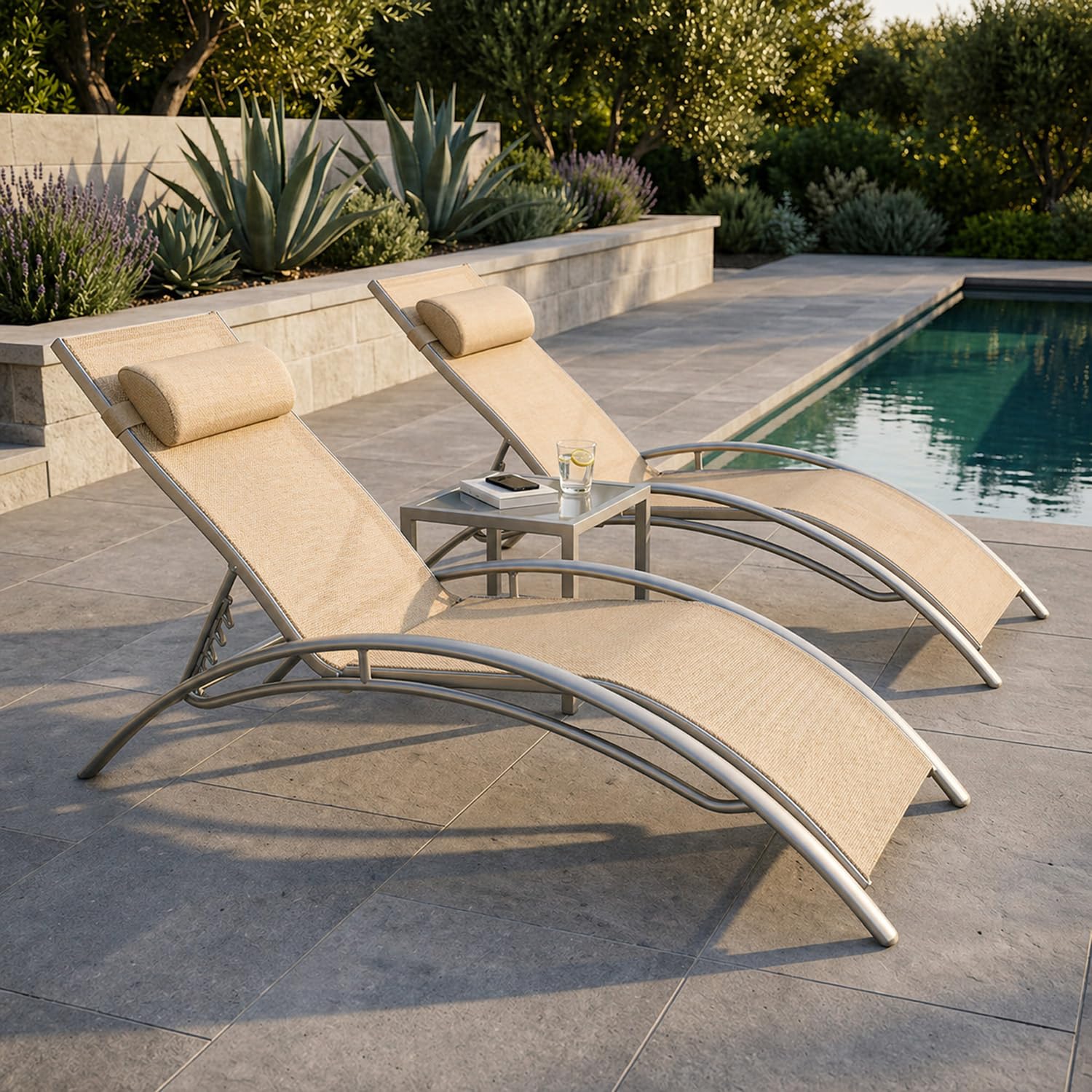 Set 2 Lettini Prendisole Reclinabili Con Schienale Regolabile 5 Posizioni Traspirante Per Piscina Terrazza Relax Outdoor 59 x 158 x 81.5 Cm Beige
