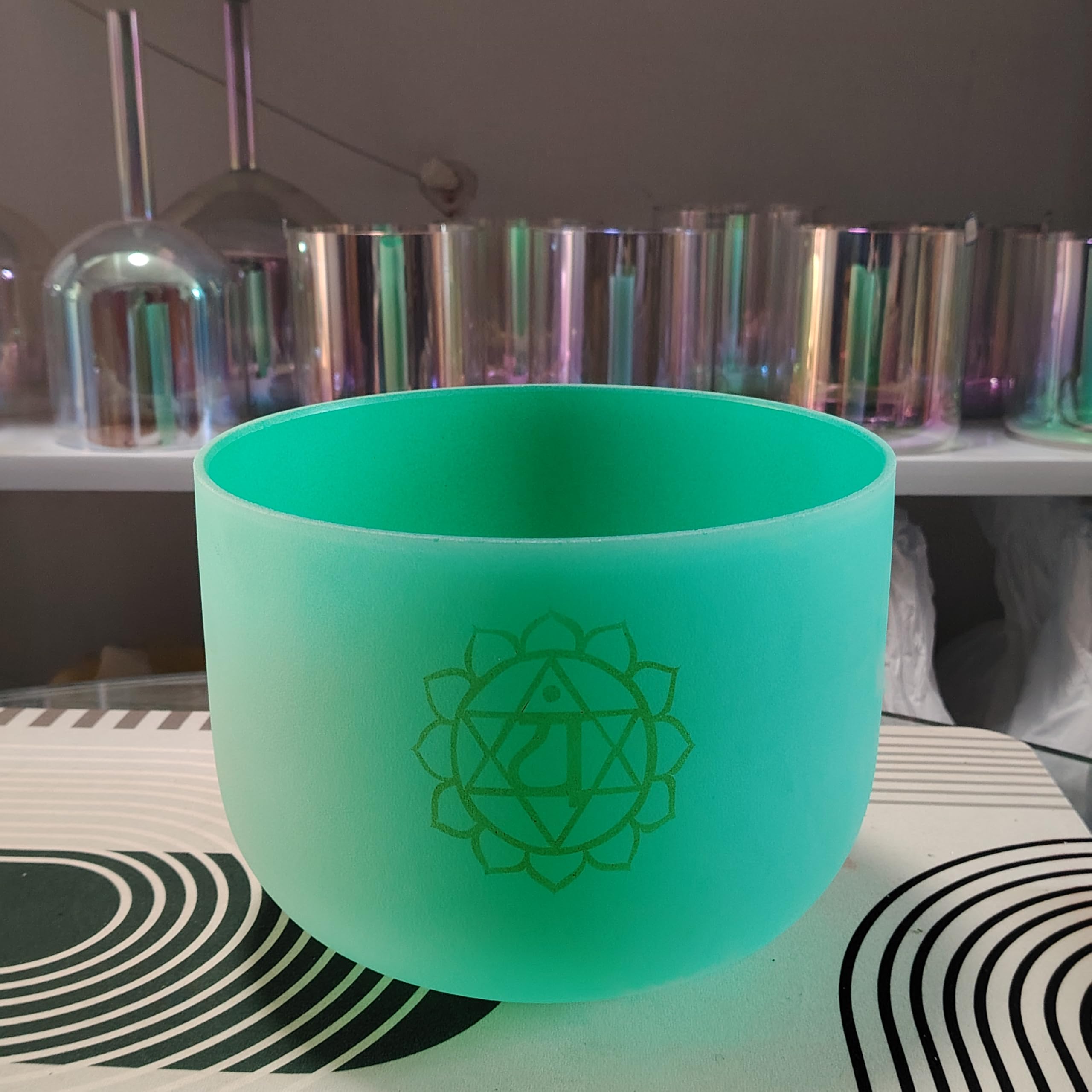 Campana tibetana in cristallo di quarzo per chakra del cuore, 432 Hz, tono perfetto, 20,3 cm, colore: verde satinato
