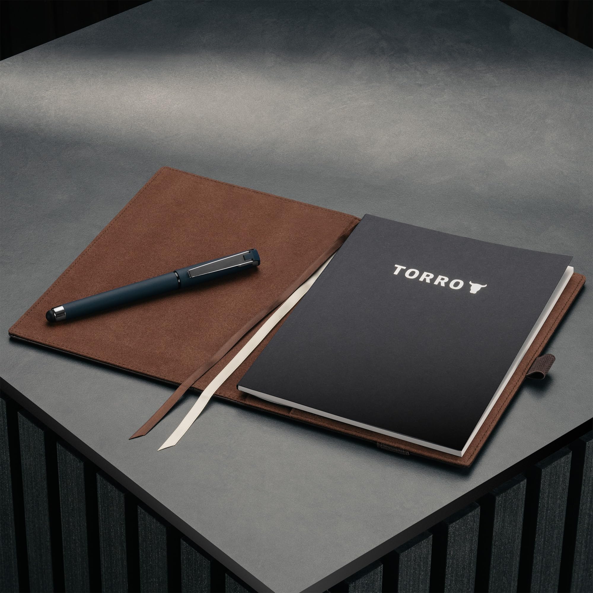 TORRO Couverture Rigide en Cuir Vértiable pour Carnet de Notes avec Recharge Bloc-notes de (Format A5 Marron Foncé)