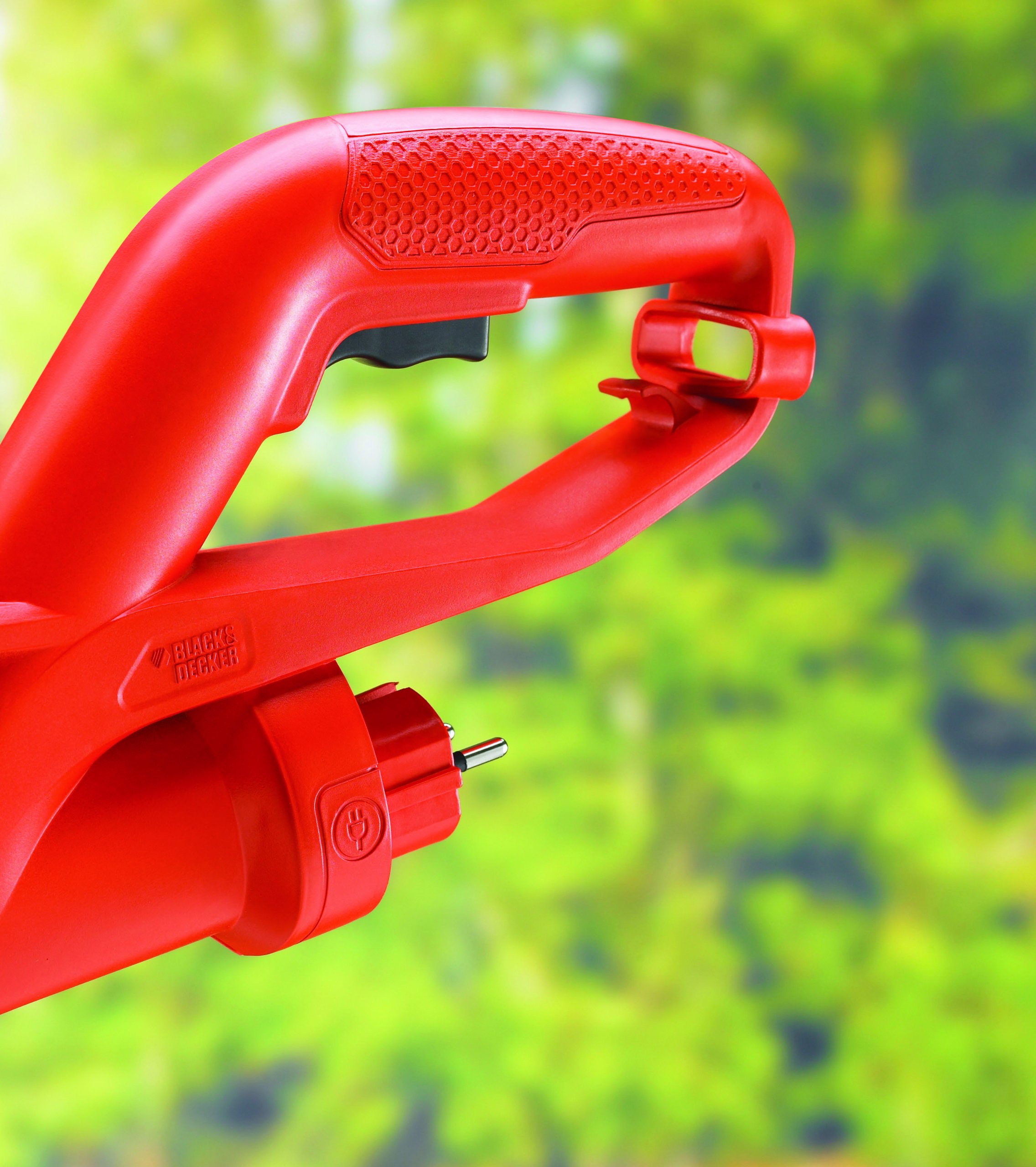 BLACK+DECKER Coupe-Bordures Filaire 350W, Coupe-Bordures Electrique 25 cm avec 2 Poignées, Déroulement du Fil par Frappe au Sol, Transmission Directe, Livré avec 2 Bobines de Fil, GL360SB-QS Orange