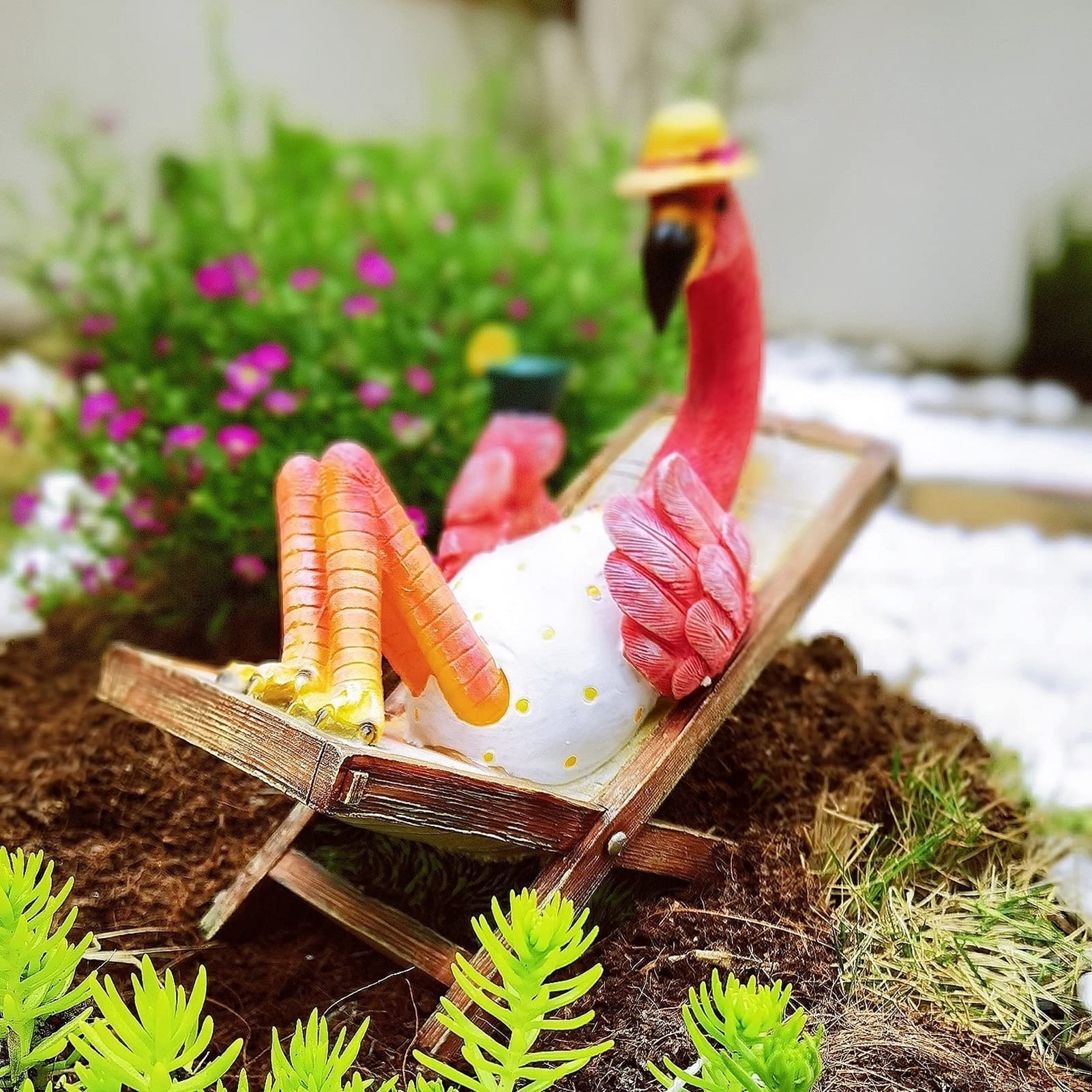 Statue di Giardino Rosa Fenicottero, Fenicottero sulla Sedia sulla Spiaggia Statua Rilassante, sculture in Resina Tropicale for Patio Prato (Color : White, Size : 8.27" x 3.54" x 7.48")